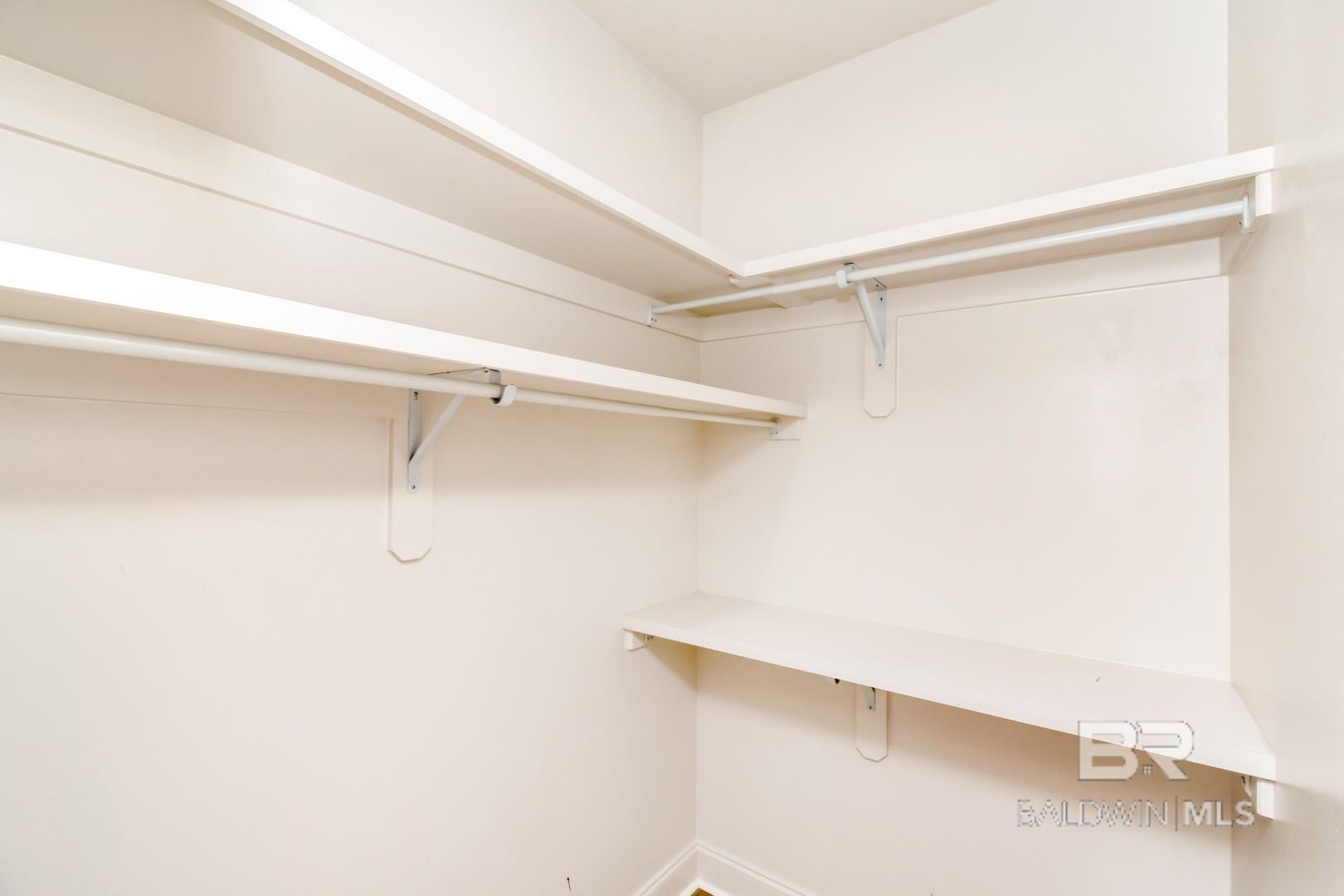 https://zimg.paragon.ice.com/ParagonImages/Property/PG/BCAR/397370/20/0/0/e2724eb1279fd675a4264b7b8ff862f4/7/38b2bf4e0ee04edcf32507197ff46340/397370-65afa4eb-2ce2-4b30-8d42-a5aa5277ec41.JPG