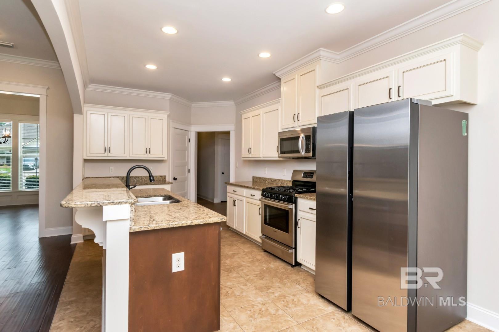 https://zimg.paragon.ice.com/ParagonImages/Property/PG/BCAR/397370/6/0/0/0ac6761054d058afa5240f2934c45614/7/38b2bf4e0ee04edcf32507197ff46340/397370-74548f10-8e5f-4398-a4c0-7d67e77aec6a.JPG
