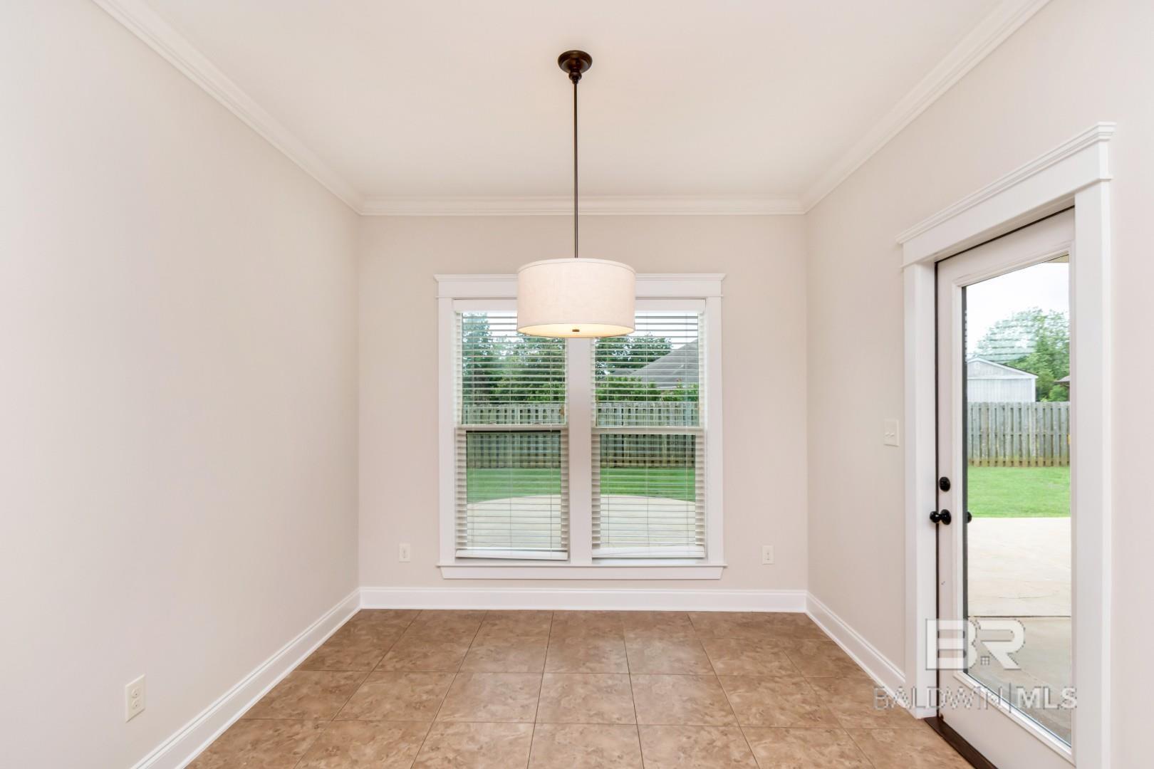 https://zimg.paragon.ice.com/ParagonImages/Property/PG/BCAR/397370/8/0/0/ddd663536628f37171f20c746ebeb05d/7/38b2bf4e0ee04edcf32507197ff46340/397370-06d61019-66f3-413c-9575-c4c8b6584b22.JPG