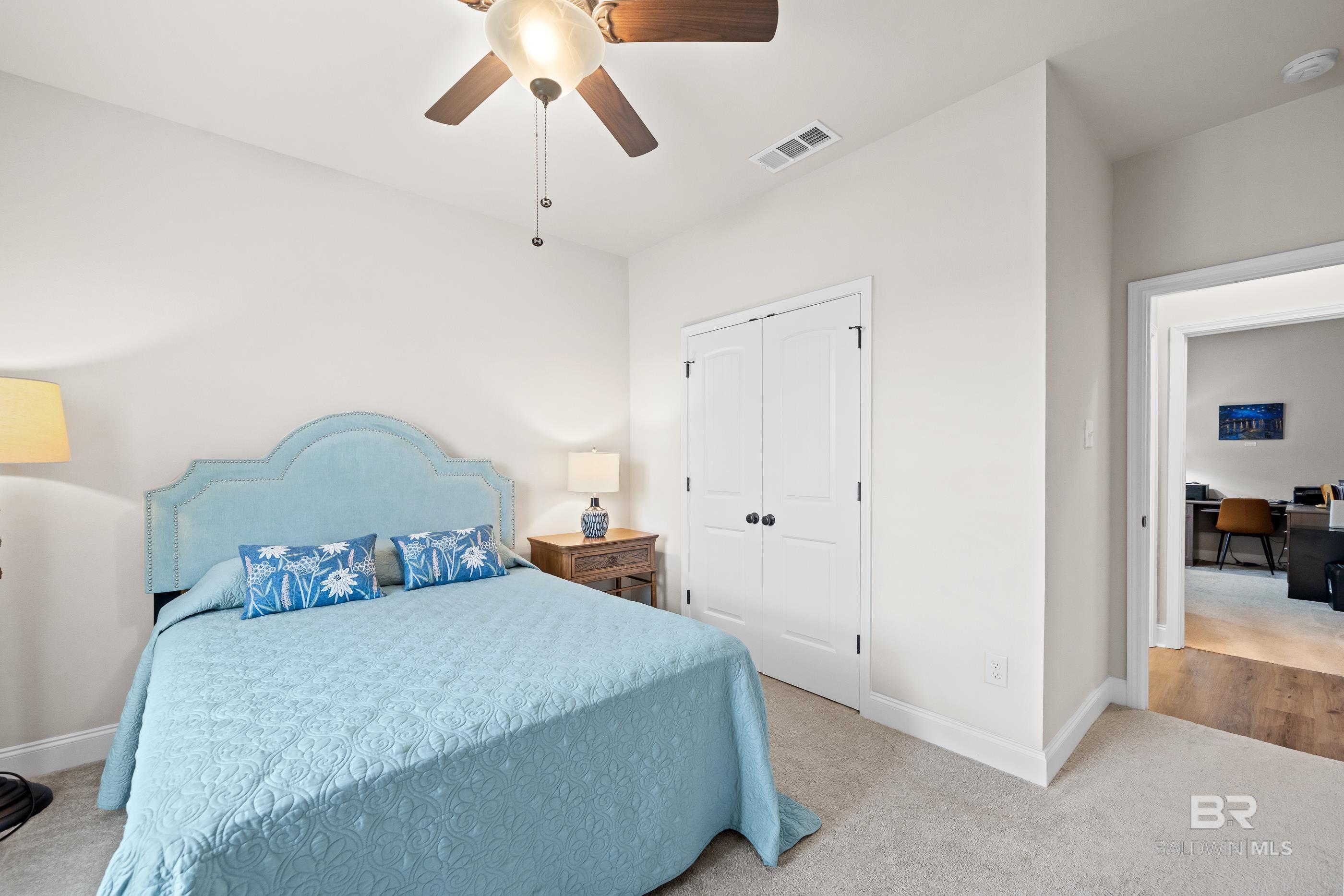 https://zimg.paragon.ice.com/ParagonImages/Property/PG/BCAR/397371/23/0/0/2d81ada759de6a29a0a00091e60be657/7/d6662f98ea393439e3afe681948d2254/397371-b418bf98-a2cd-4516-883b-dfc2d5842810.JPG