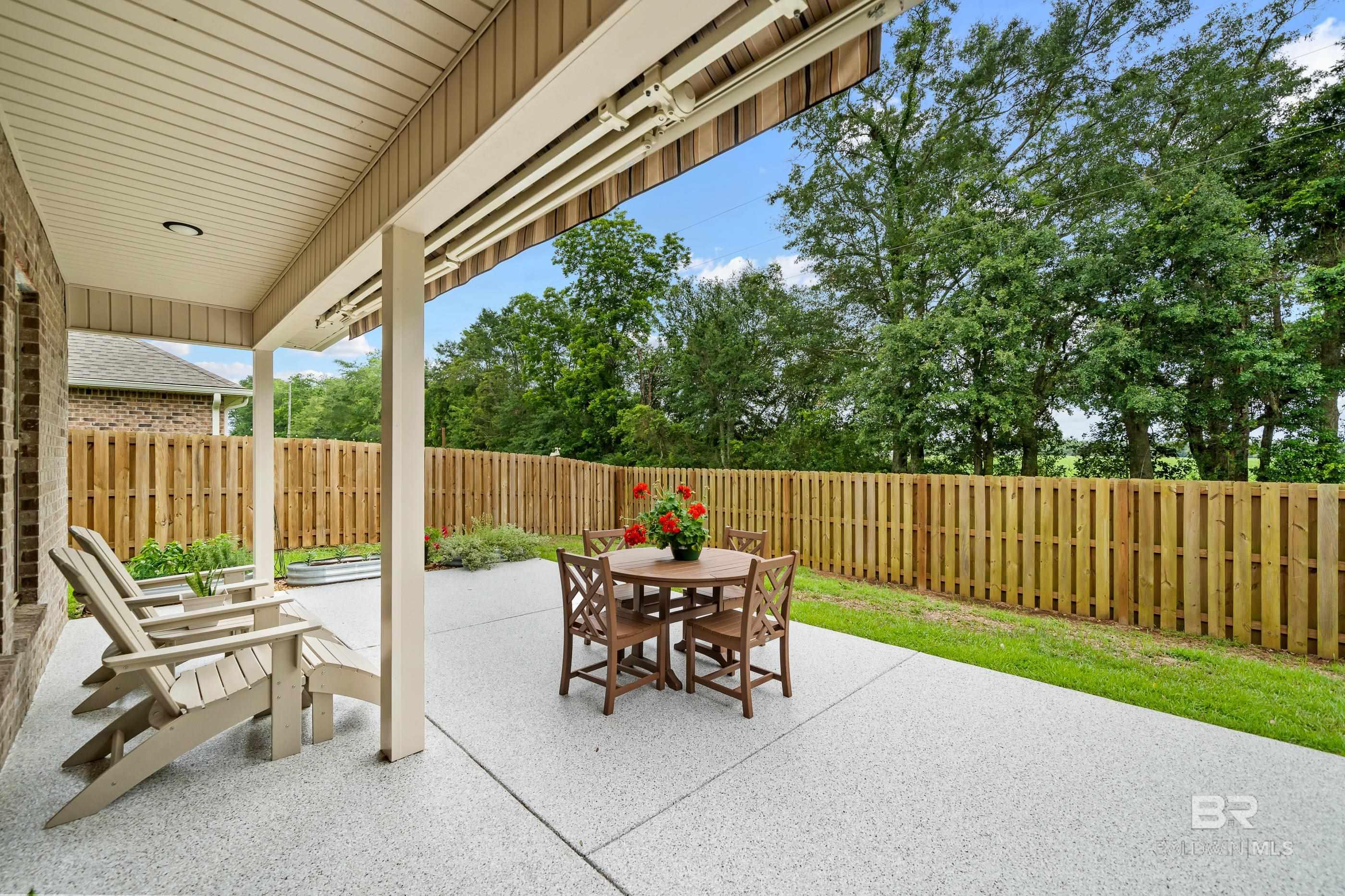 https://zimg.paragon.ice.com/ParagonImages/Property/PG/BCAR/397371/28/0/0/1bf152d68974a12250a2f96b3a58d0e4/7/d6662f98ea393439e3afe681948d2254/397371-3741a697-293b-46c0-ac76-690b36b53519.JPG