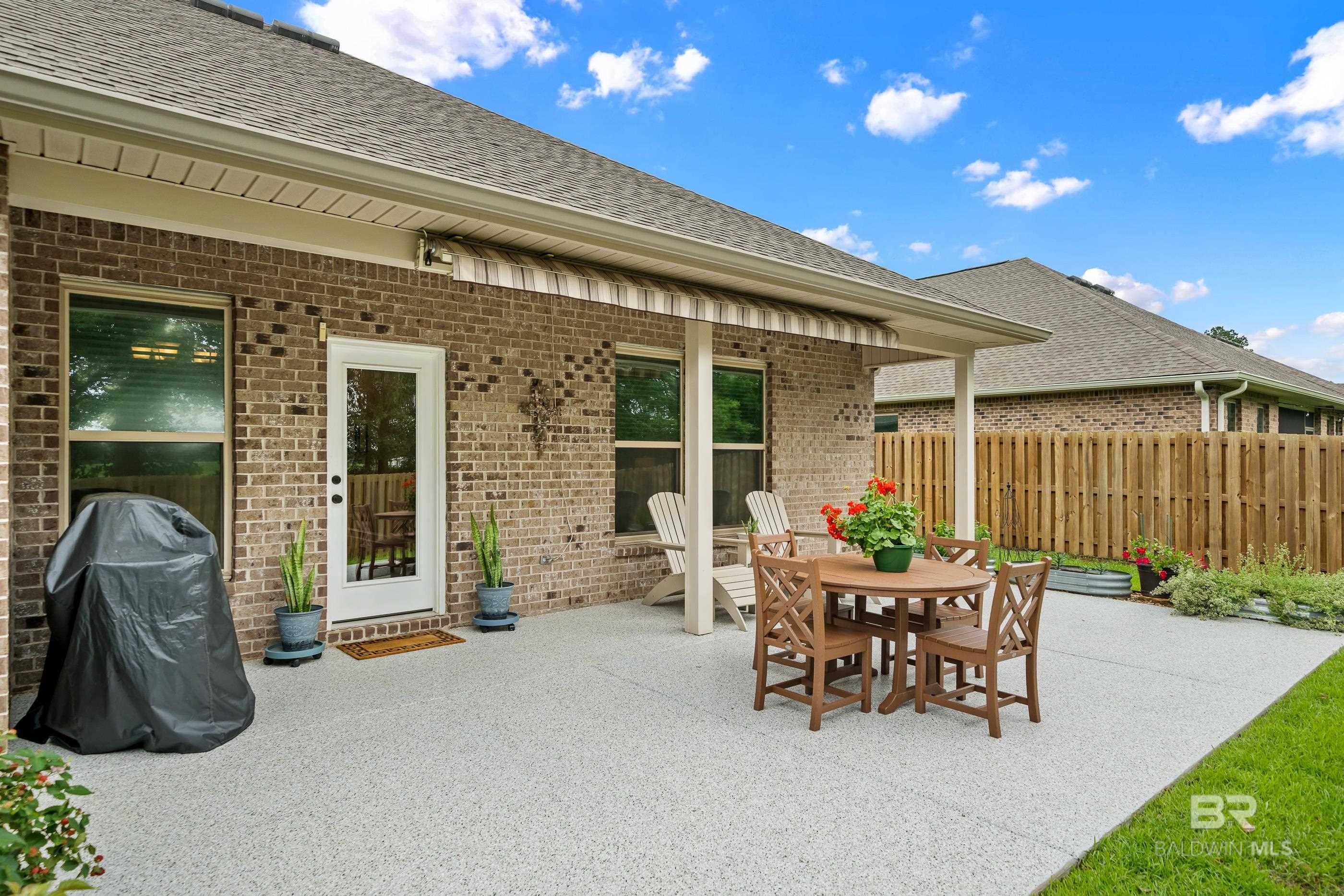 https://zimg.paragon.ice.com/ParagonImages/Property/PG/BCAR/397371/32/0/0/30817602d03caed68dac5ba747ad822b/7/d6662f98ea393439e3afe681948d2254/397371-fdbfa9b2-be79-4e39-b59f-fbb052395882.JPG