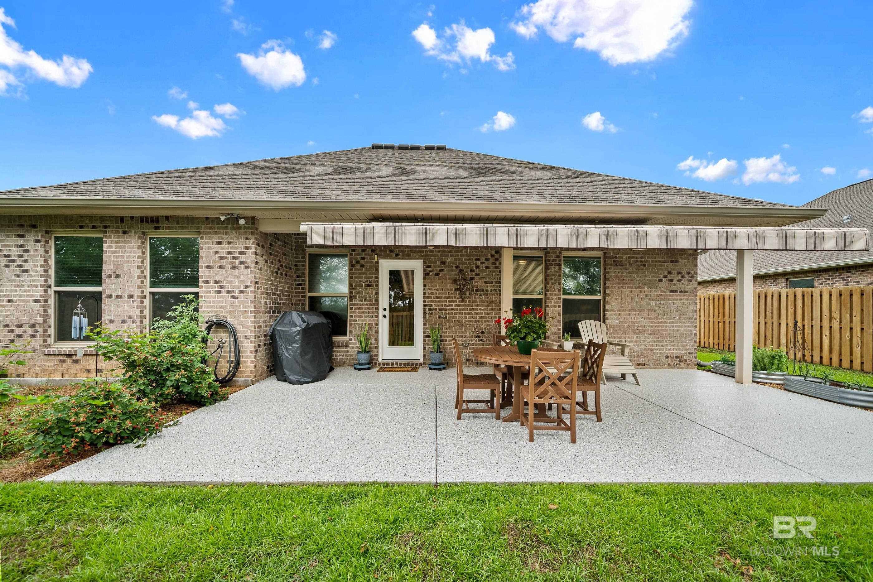 https://zimg.paragon.ice.com/ParagonImages/Property/PG/BCAR/397371/33/0/0/795bd7ae9986c98d6c95f21619f714f6/7/d6662f98ea393439e3afe681948d2254/397371-2d99e766-f05e-452e-8a6e-e611d8e6d78c.JPG