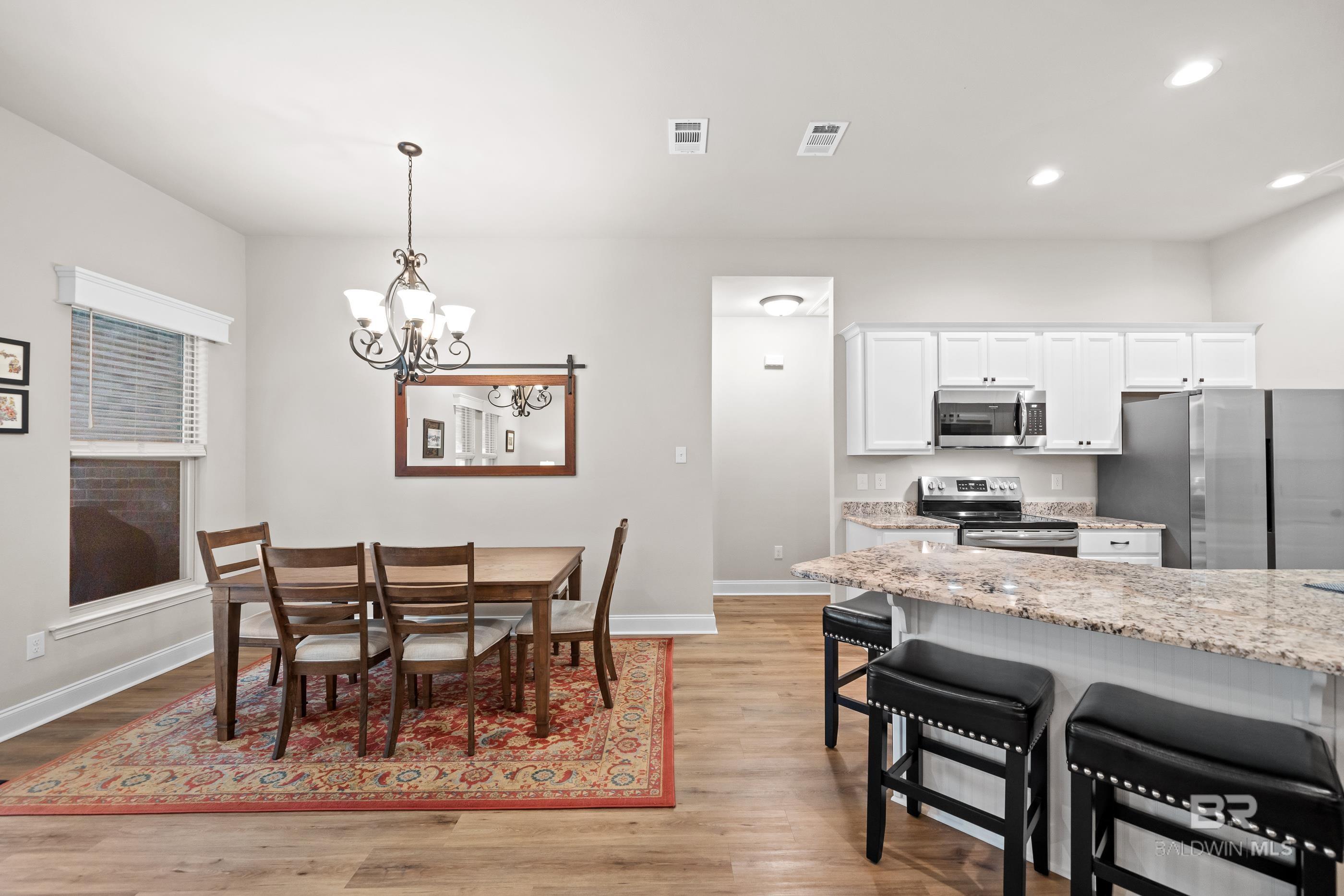 https://zimg.paragon.ice.com/ParagonImages/Property/PG/BCAR/397371/7/0/0/9cd057875b26d3ade758b5bb473ea0a2/7/d6662f98ea393439e3afe681948d2254/397371-383dd560-fcba-4947-ada4-d7c7abca9353.JPG