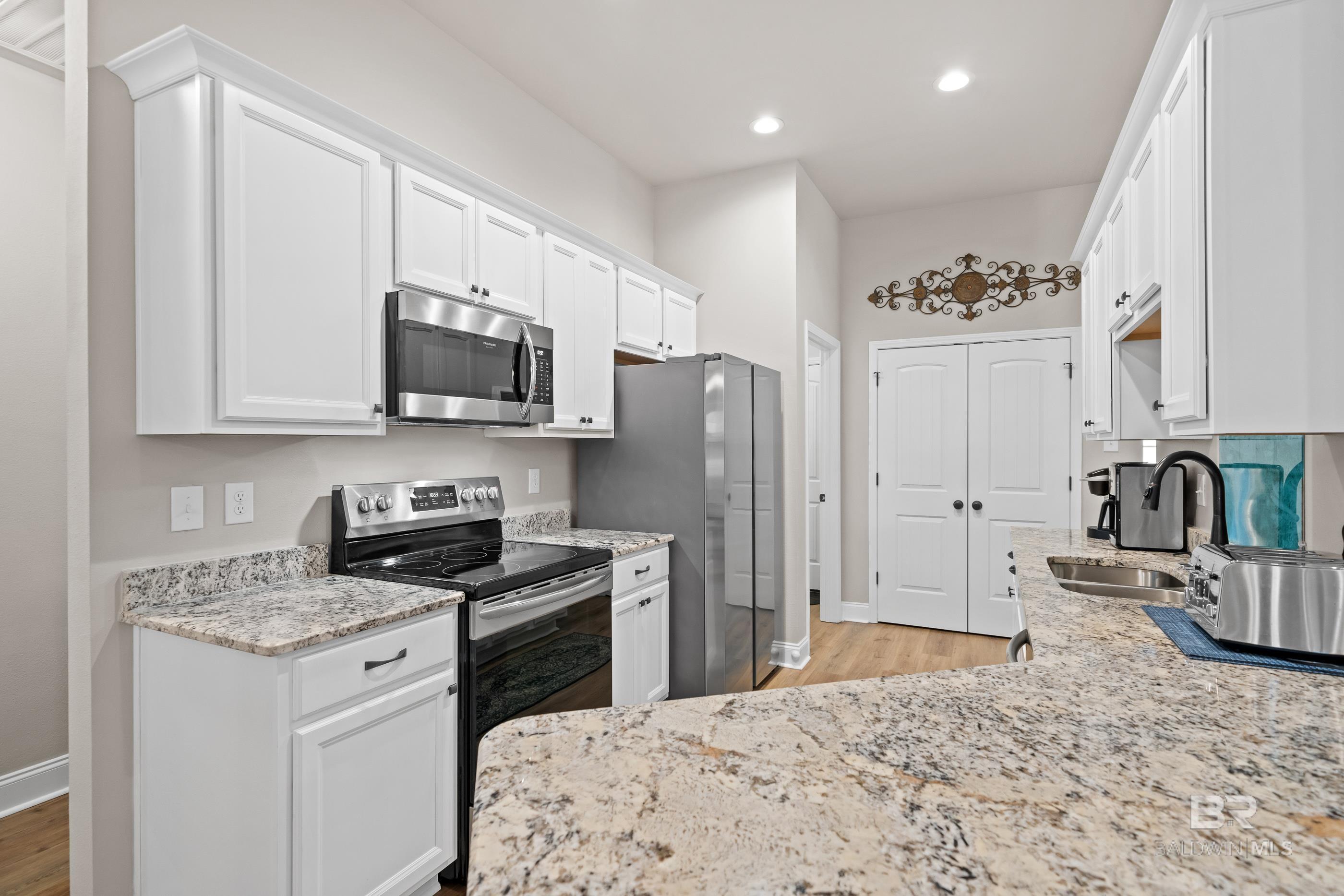 https://zimg.paragon.ice.com/ParagonImages/Property/PG/BCAR/397371/9/0/0/5f2193ffb927b8236d0c60e45ae4d74e/7/d6662f98ea393439e3afe681948d2254/397371-56697688-4d2a-4088-939b-221e07d01038.JPG