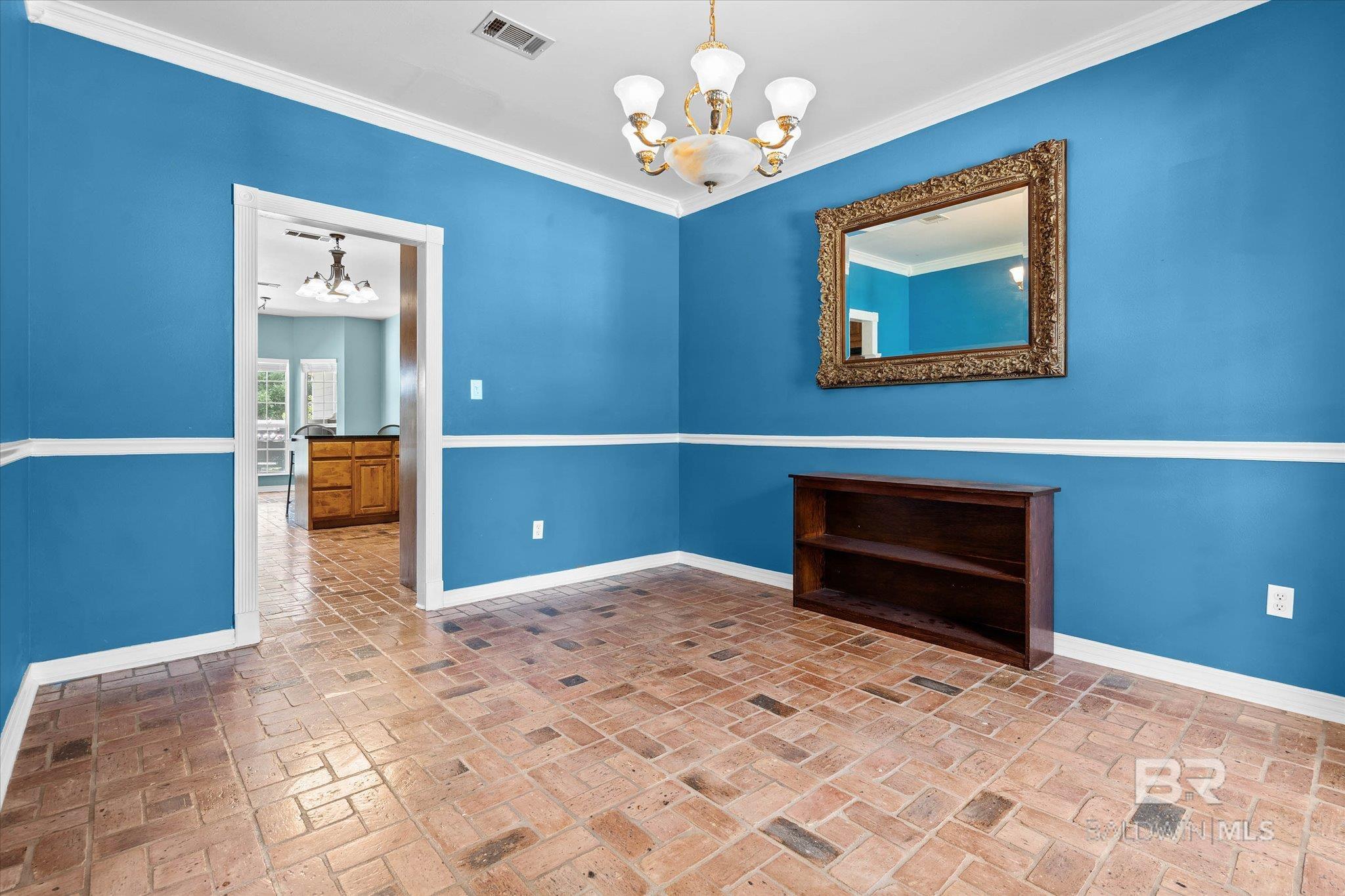 https://zimg.paragon.ice.com/ParagonImages/Property/PG/BCAR/397372/16/0/0/374e58e8f5204fdd0e172cde831aabb0/7/a98b2a3a79074937f8578c63a786f284/397372-81a5fcc1-820d-479b-8770-a187017cba43.JPG