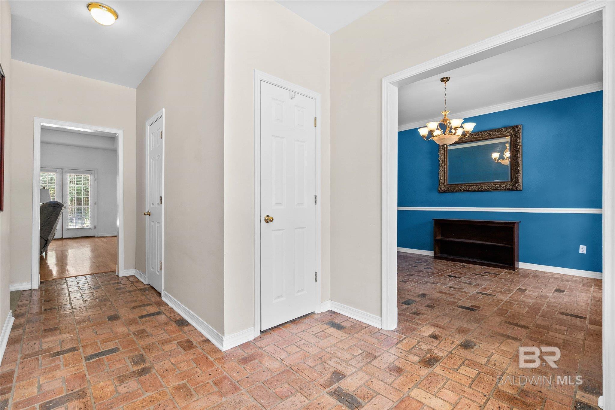 https://zimg.paragon.ice.com/ParagonImages/Property/PG/BCAR/397372/20/0/0/e9f7b726ddca39e1949404d278ad5552/7/a98b2a3a79074937f8578c63a786f284/397372-89d3ab1f-536b-4499-aef6-1f1aef512a4b.JPG