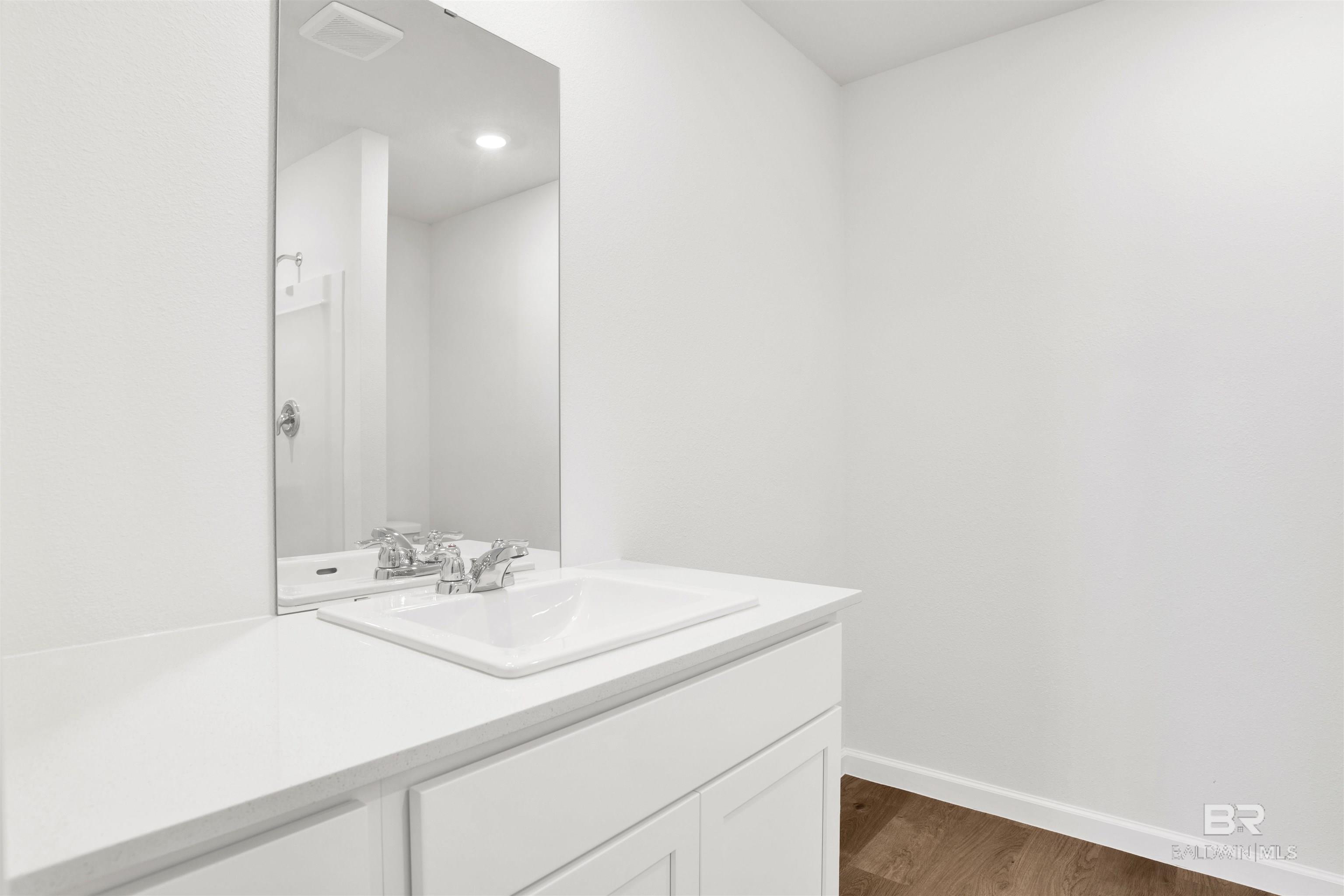 https://zimg.paragon.ice.com/ParagonImages/Property/PG/BCAR/397377/17/0/0/aea10bda326e4d87f579eeb065538a4f/7/dea576808570a61140e8e59bba57a81c/397377-76f45061-811f-43ac-9ddc-c968043c162a.JPG