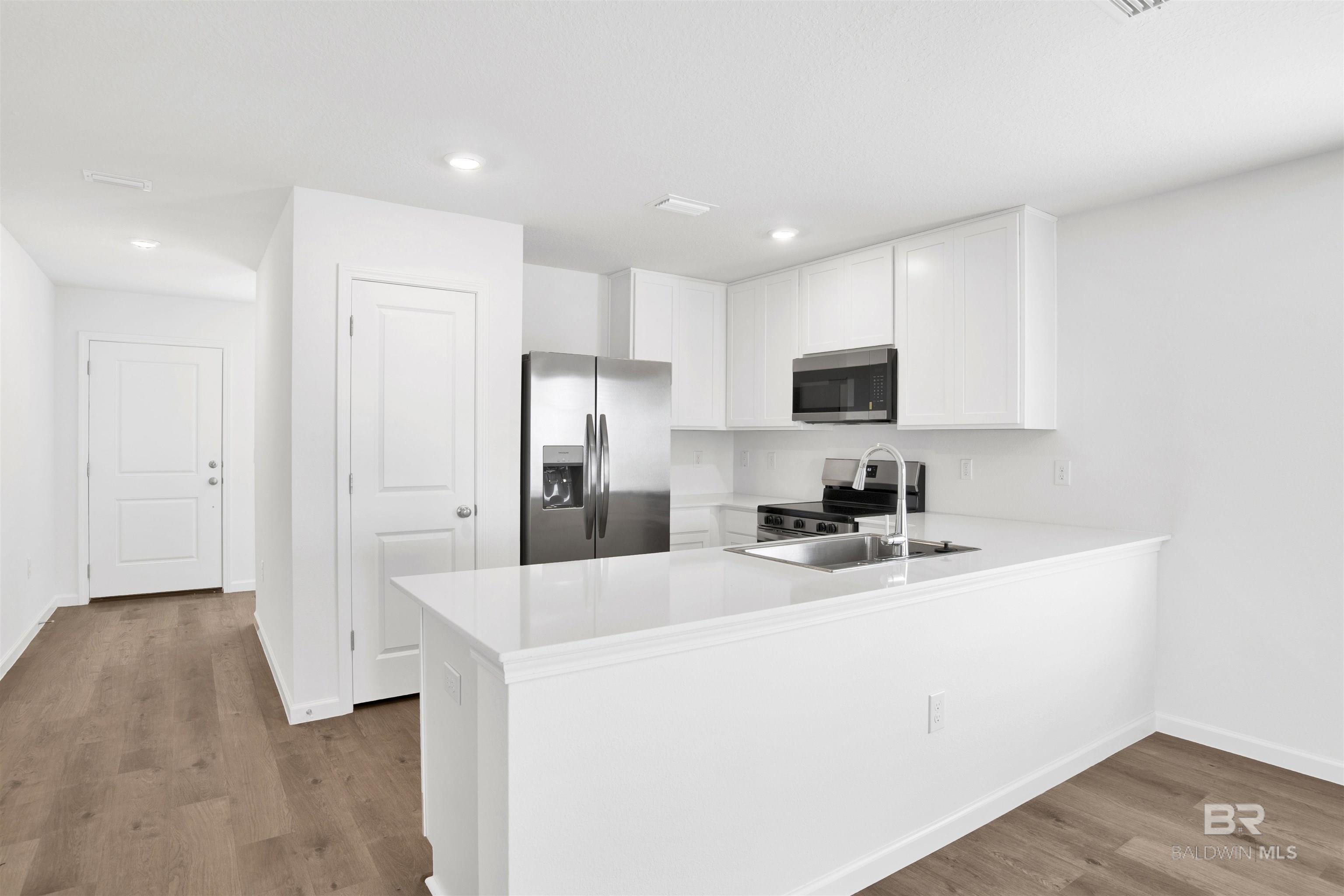 https://zimg.paragon.ice.com/ParagonImages/Property/PG/BCAR/397377/7/0/0/be90888fb36a3685cd0ef950e43fa054/7/dea576808570a61140e8e59bba57a81c/397377-29f94881-3cd3-42f7-a5c9-8471d8a48d6f.JPG