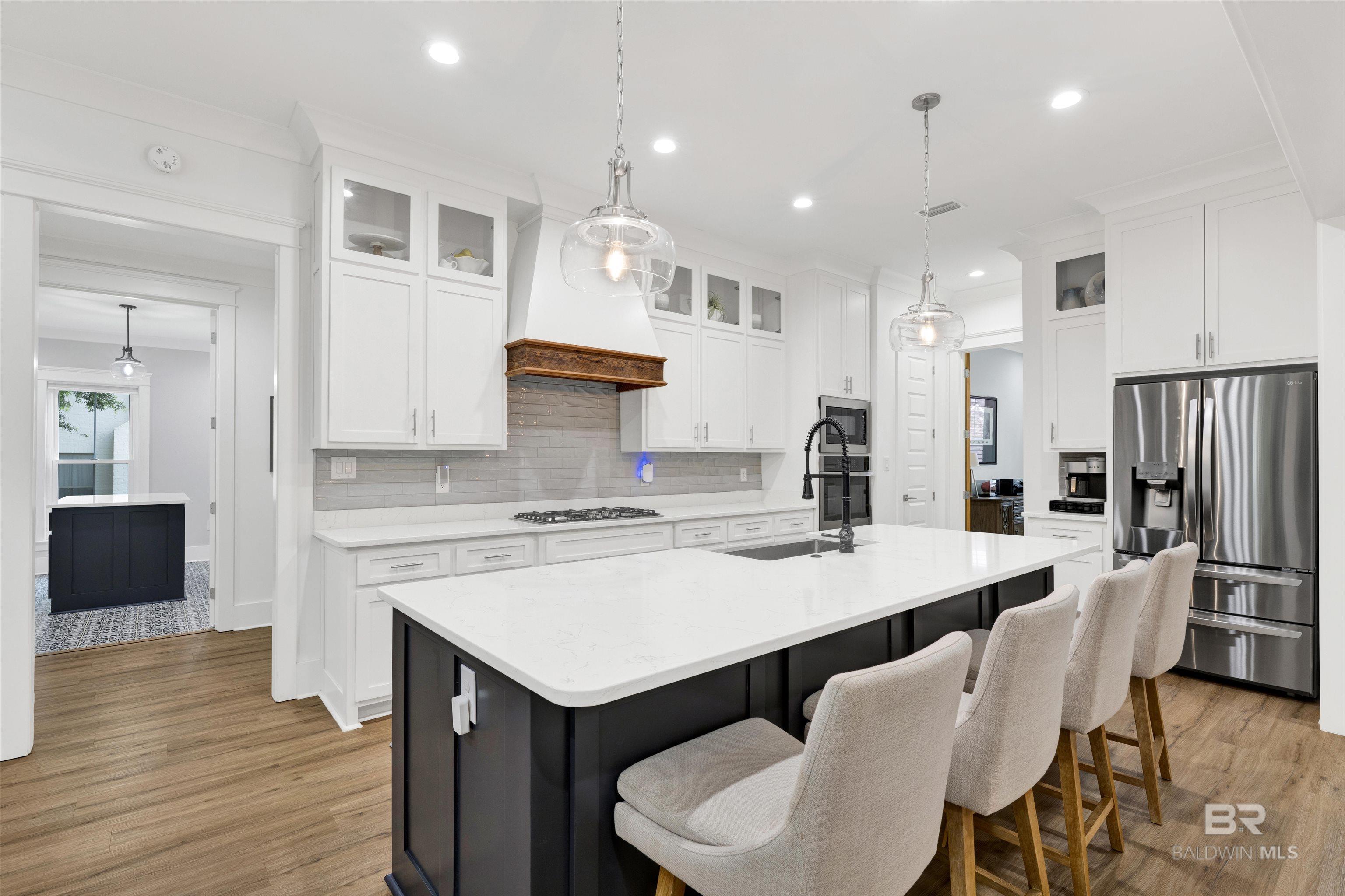 https://zimg.paragon.ice.com/ParagonImages/Property/PG/BCAR/397381/11/0/0/a44447c4c3c1915501ca920e24a1a194/7/520fb8f0686b82e0cde58354331983de/397381-da3118c4-e8c6-4d6c-9a34-5aff9293c462.JPG