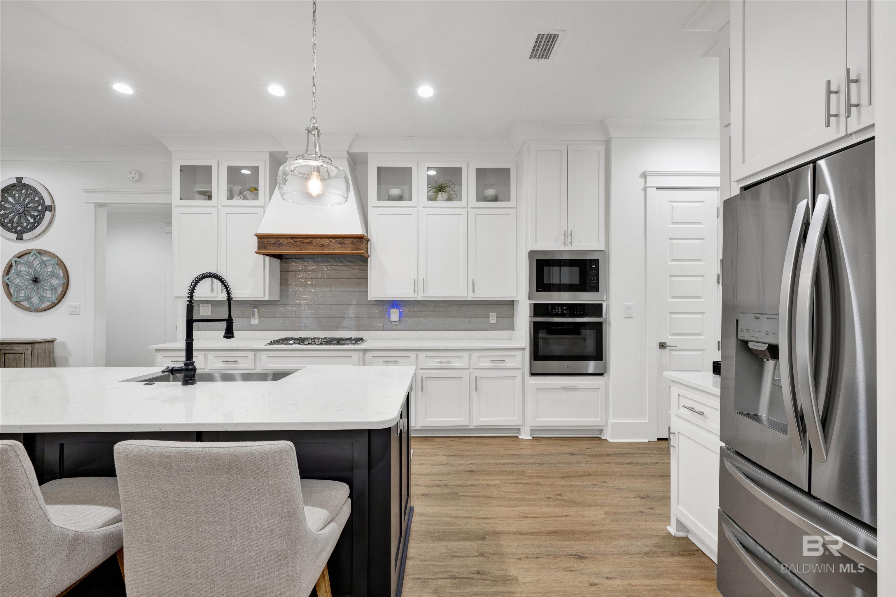 https://zimg.paragon.ice.com/ParagonImages/Property/PG/BCAR/397381/13/0/0/95d2c43e8e566e7464b6858f8f487778/7/520fb8f0686b82e0cde58354331983de/397381-b0ab5408-0815-4a5a-8edd-210f372b03bd.JPG