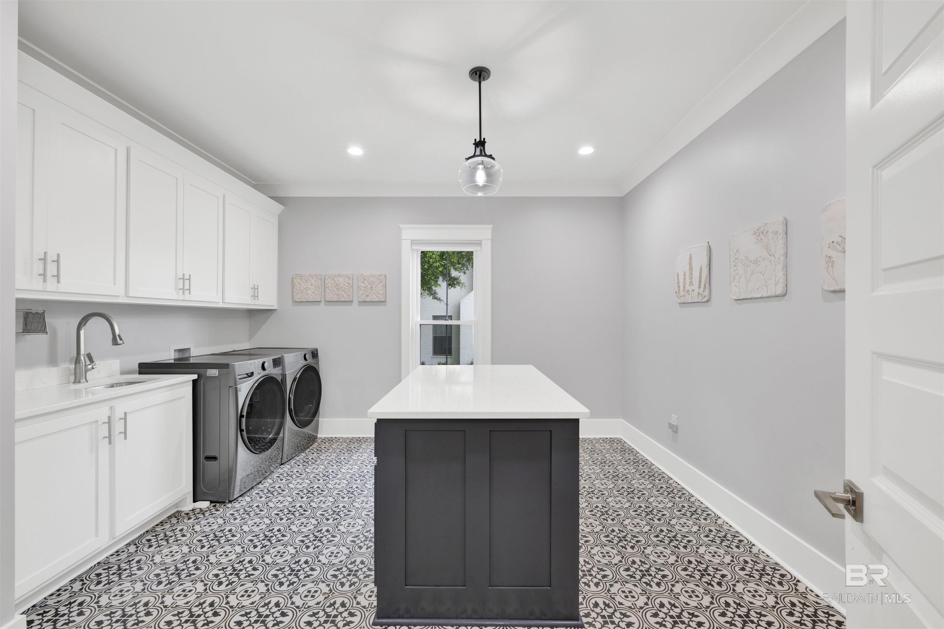 https://zimg.paragon.ice.com/ParagonImages/Property/PG/BCAR/397381/17/0/0/18c49db57e4d6bf563b223270fea306d/7/520fb8f0686b82e0cde58354331983de/397381-d1c83749-cbb9-41bc-88c3-e78fa503e753.JPG