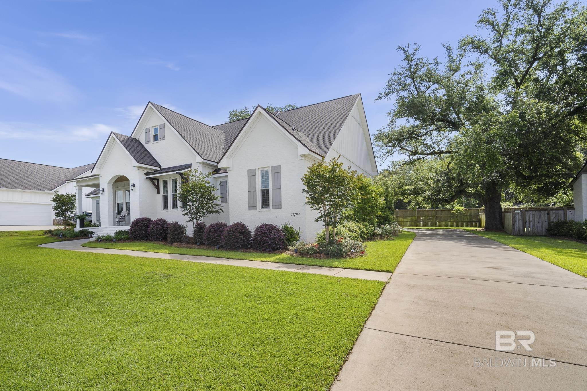 https://zimg.paragon.ice.com/ParagonImages/Property/PG/BCAR/397381/41/0/0/1d65f91a88bd21e470ed404a27c9bf3d/7/520fb8f0686b82e0cde58354331983de/397381-5b4a2d81-3fea-42ef-b1bf-a92fcdf5785f.JPG