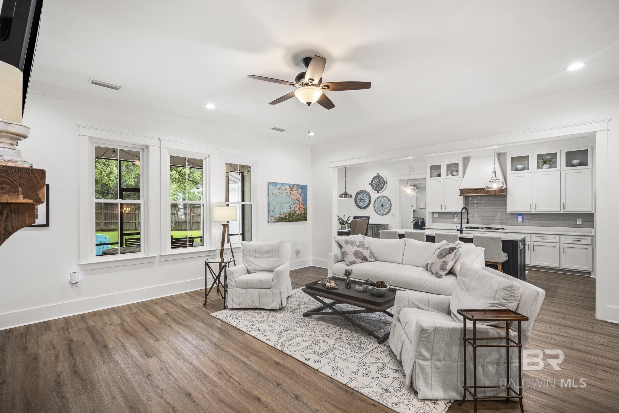 https://zimg.paragon.ice.com/ParagonImages/Property/PG/BCAR/397381/9/0/0/4e9ec3244f1ce6d0b275ef503558a442/7/520fb8f0686b82e0cde58354331983de/397381-768e7947-0f69-481c-a1bb-dd89031db582.JPG