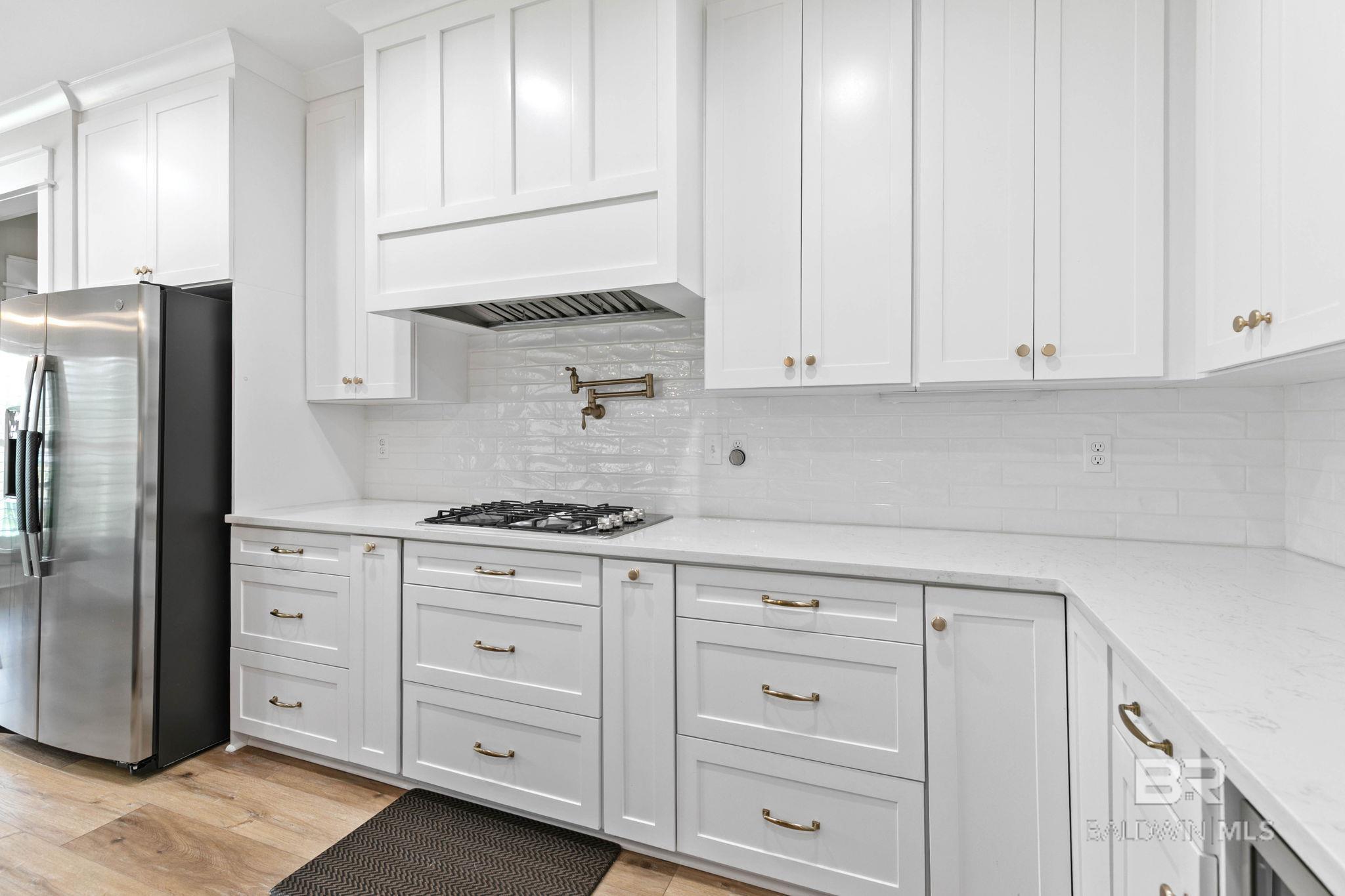 https://zimg.paragon.ice.com/ParagonImages/Property/PG/BCAR/397385/19/0/0/55b8c858678eb321d5d8cea51e8f184f/7/5c1eef63ba735591a721ad6228f702e2/397385-c17d2dec-b466-45ec-8d70-56686e33d011.JPG