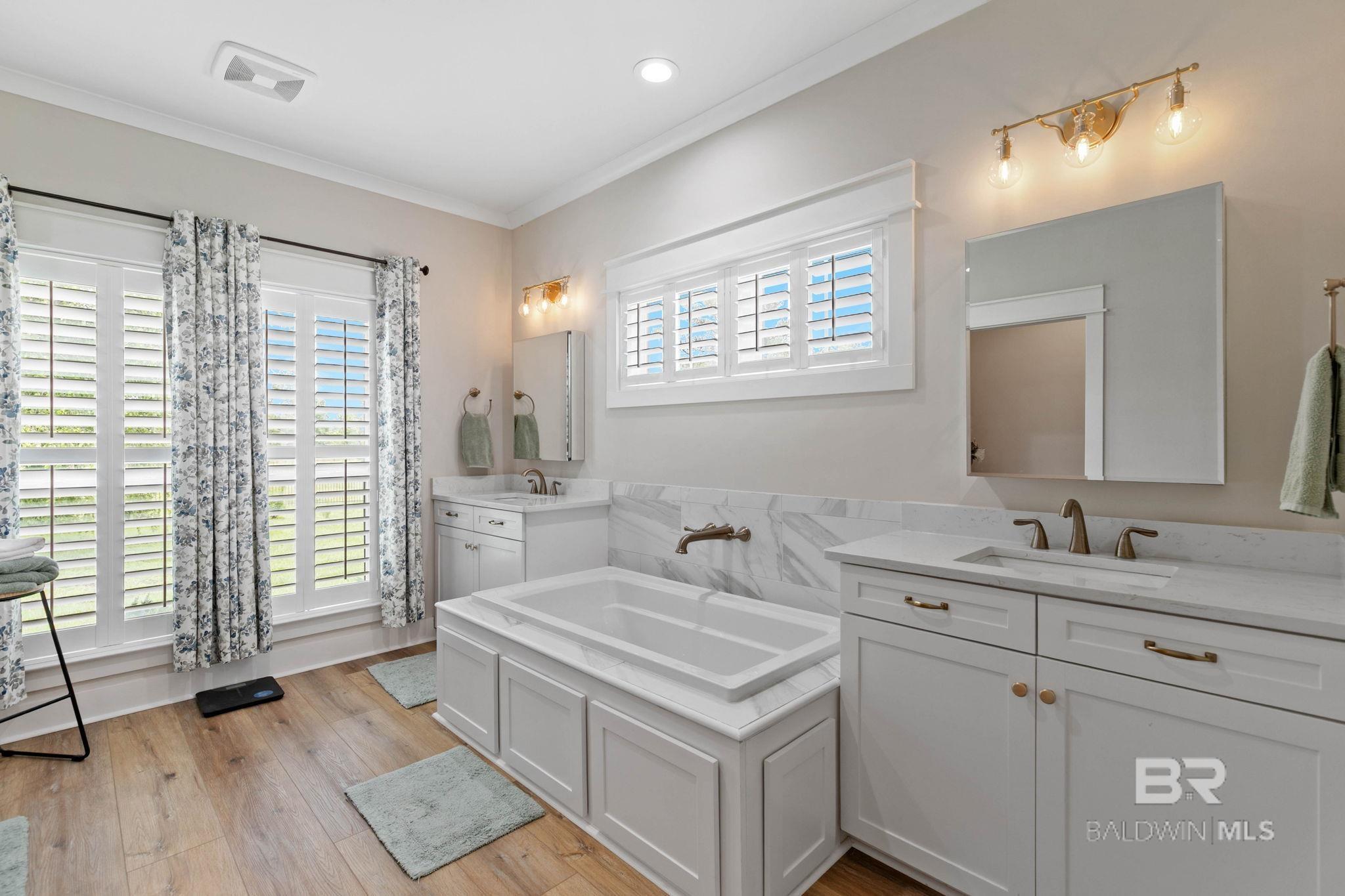 https://zimg.paragon.ice.com/ParagonImages/Property/PG/BCAR/397385/26/0/0/bb026f18cc7f3abc9840ce52e387738a/7/5c1eef63ba735591a721ad6228f702e2/397385-c739c612-54e0-406d-b63c-1c86af37f8ba.JPG