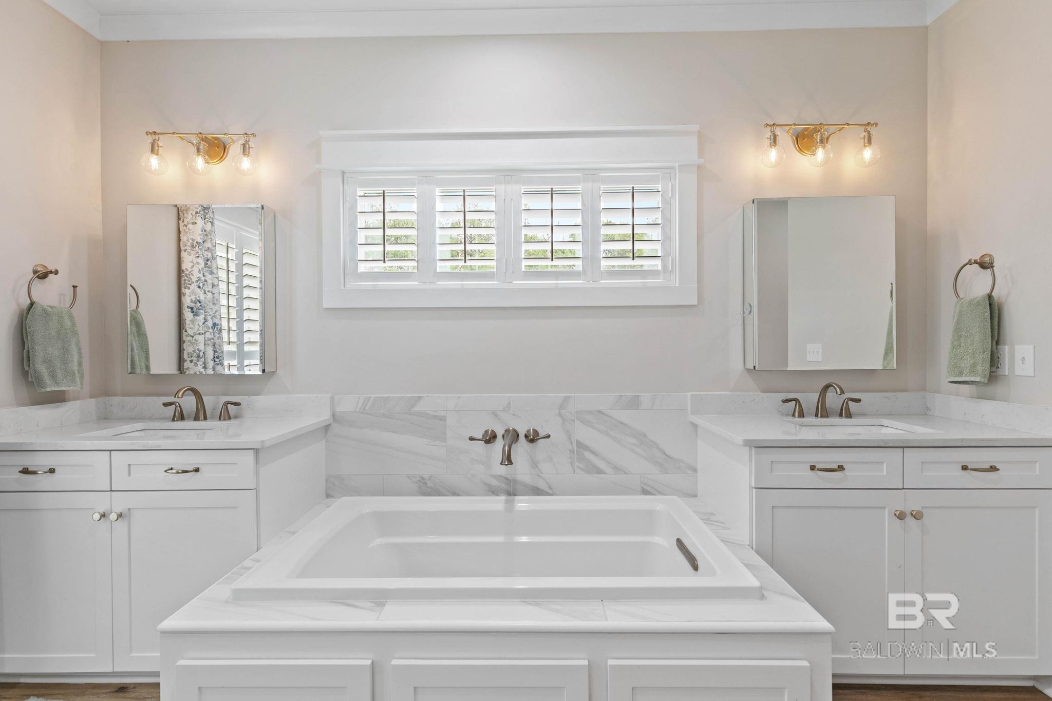 https://zimg.paragon.ice.com/ParagonImages/Property/PG/BCAR/397385/27/0/0/9f314b84dbdf9e54e53842dd278bb06d/7/5c1eef63ba735591a721ad6228f702e2/397385-b9acf1f7-01e4-4266-ac51-ed721be8a62d.JPG