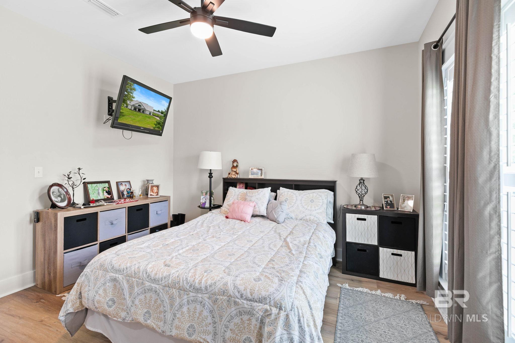 https://zimg.paragon.ice.com/ParagonImages/Property/PG/BCAR/397385/34/0/0/e4255480d0bdba86d42cb0f765836edb/7/5c1eef63ba735591a721ad6228f702e2/397385-2fb9a0b8-2846-4b3b-a184-8ea48563d0da.JPG