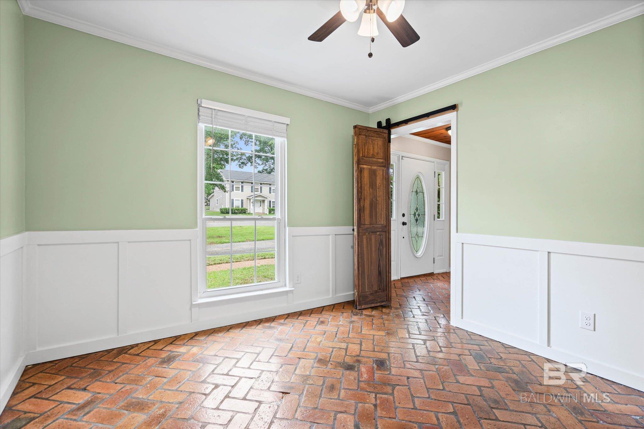 https://zimg.paragon.ice.com/ParagonImages/Property/PG/BCAR/397386/14/0/0/856ef7b5ce93eabba0c1bf7d30151183/7/7d66e7b3c7f78e09ffe1354c958ae3cc/397386-890560bb-e2b2-4b1b-87cb-d4a2972a2d33.JPG