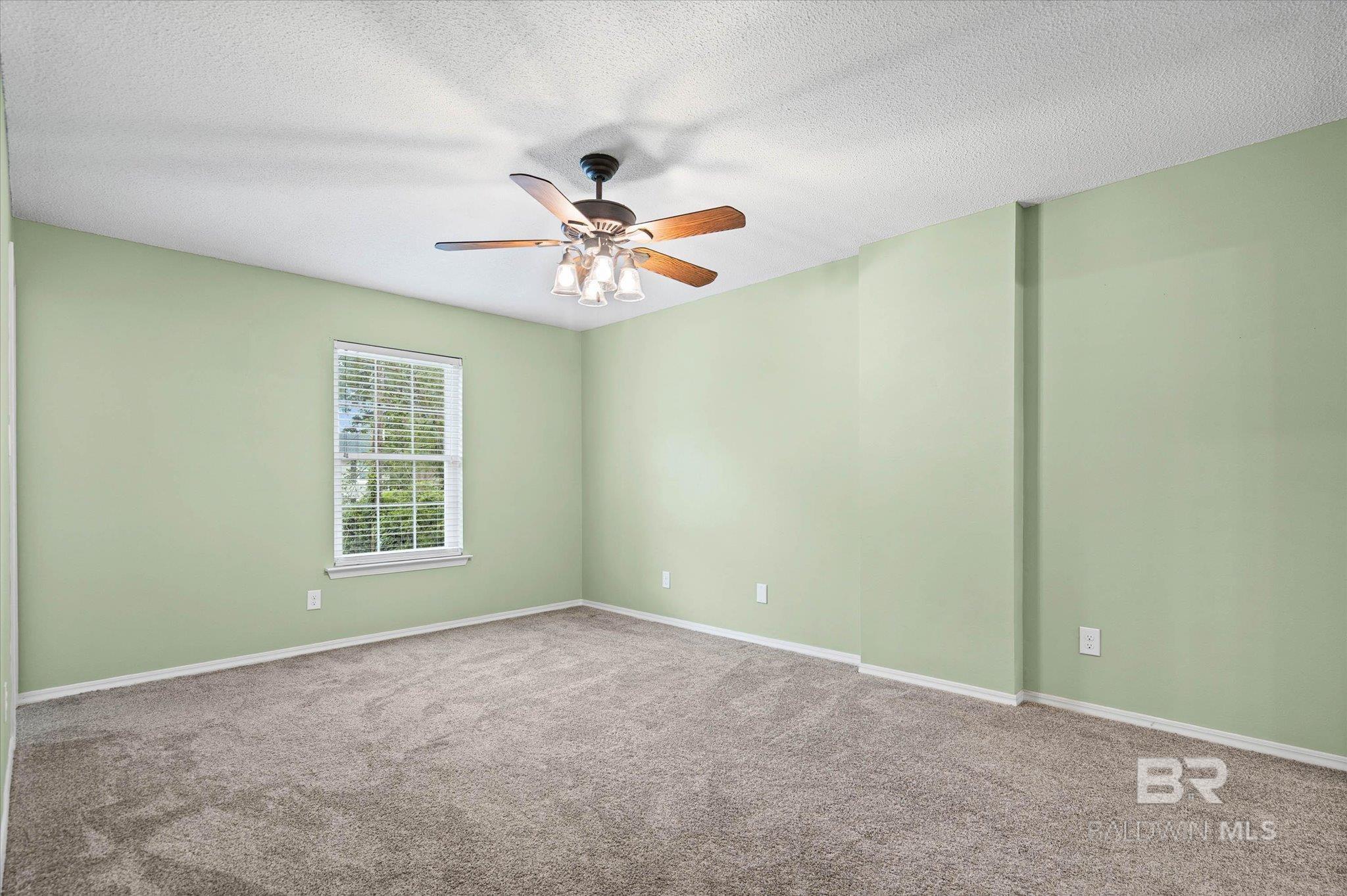 https://zimg.paragon.ice.com/ParagonImages/Property/PG/BCAR/397386/17/0/0/ddd76c687ead45760f49910dd3bb183f/7/7d66e7b3c7f78e09ffe1354c958ae3cc/397386-0807371d-e8e0-44bc-92dd-dd3d88364562.JPG