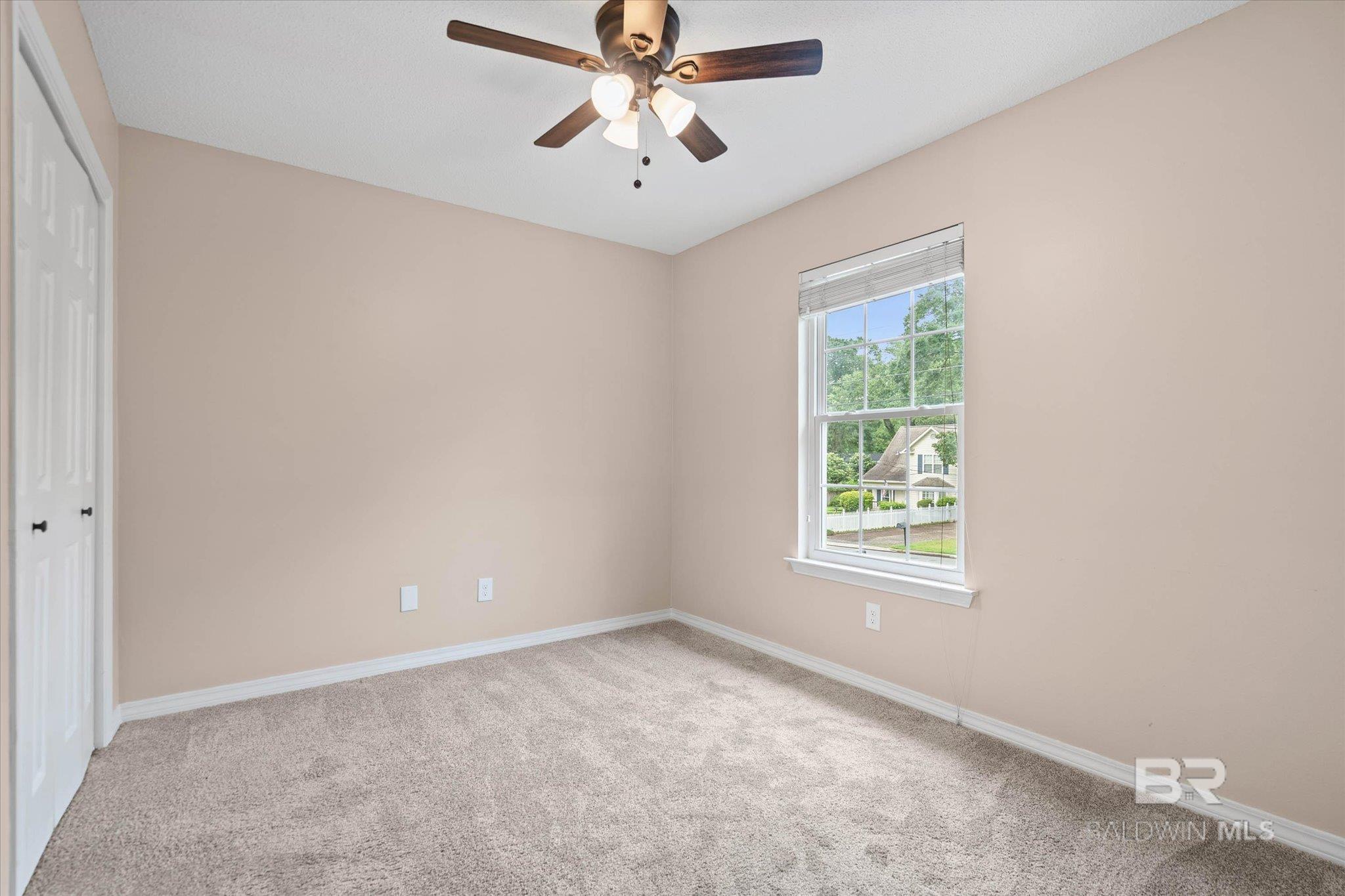 https://zimg.paragon.ice.com/ParagonImages/Property/PG/BCAR/397386/19/0/0/e765fcc23863e0ca4be65928845c665c/7/7d66e7b3c7f78e09ffe1354c958ae3cc/397386-b5c04c44-8346-46fd-91e7-74b8ac269240.JPG
