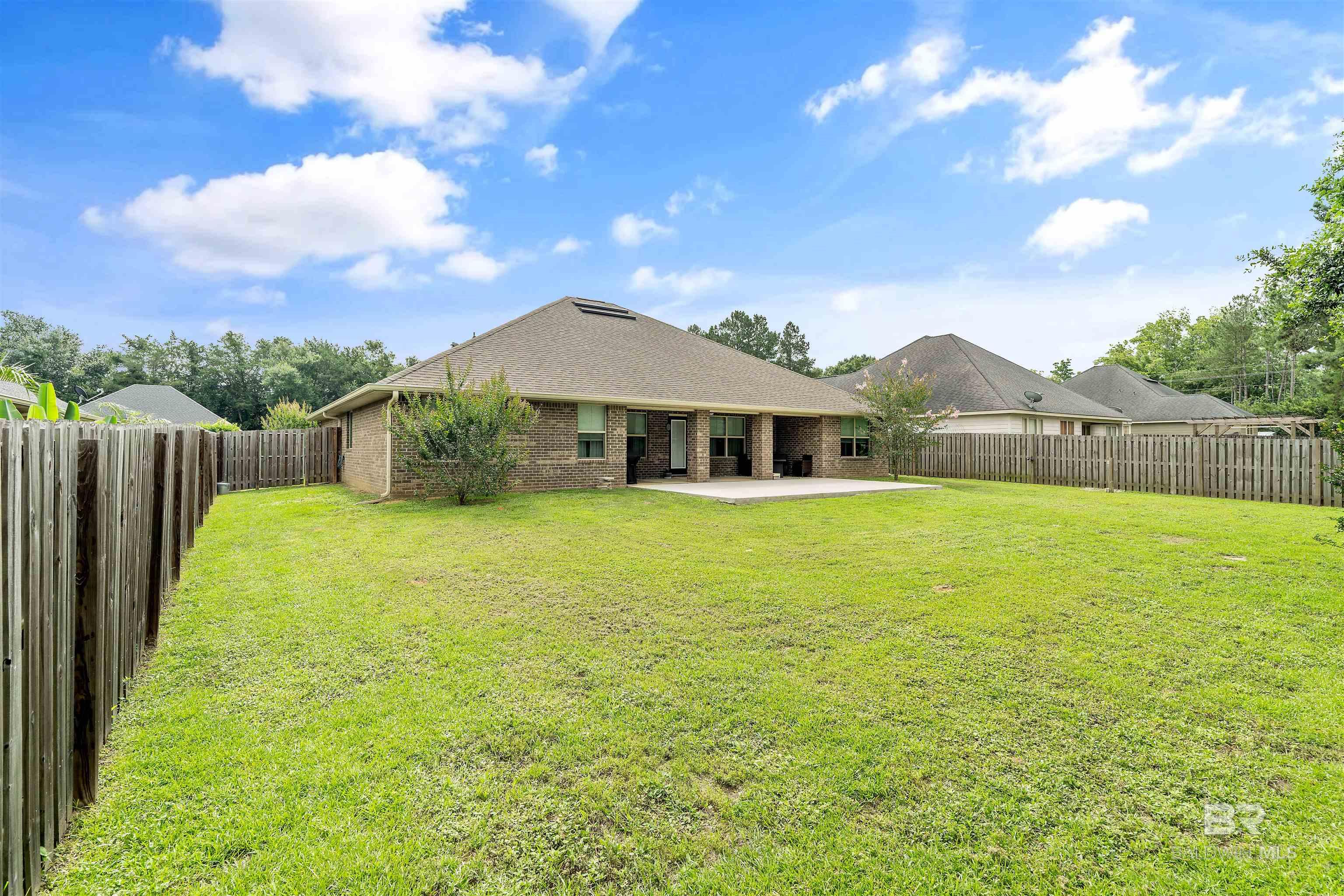 https://zimg.paragon.ice.com/ParagonImages/Property/PG/BCAR/397393/27/0/0/e0f1b7f038f8b60d7553fde60deee064/7/f7892267c6d7dfc49a8a2671c86392c2/397393-5202b6e4-9fa5-4fa1-8d77-1925fd3c990b.JPG