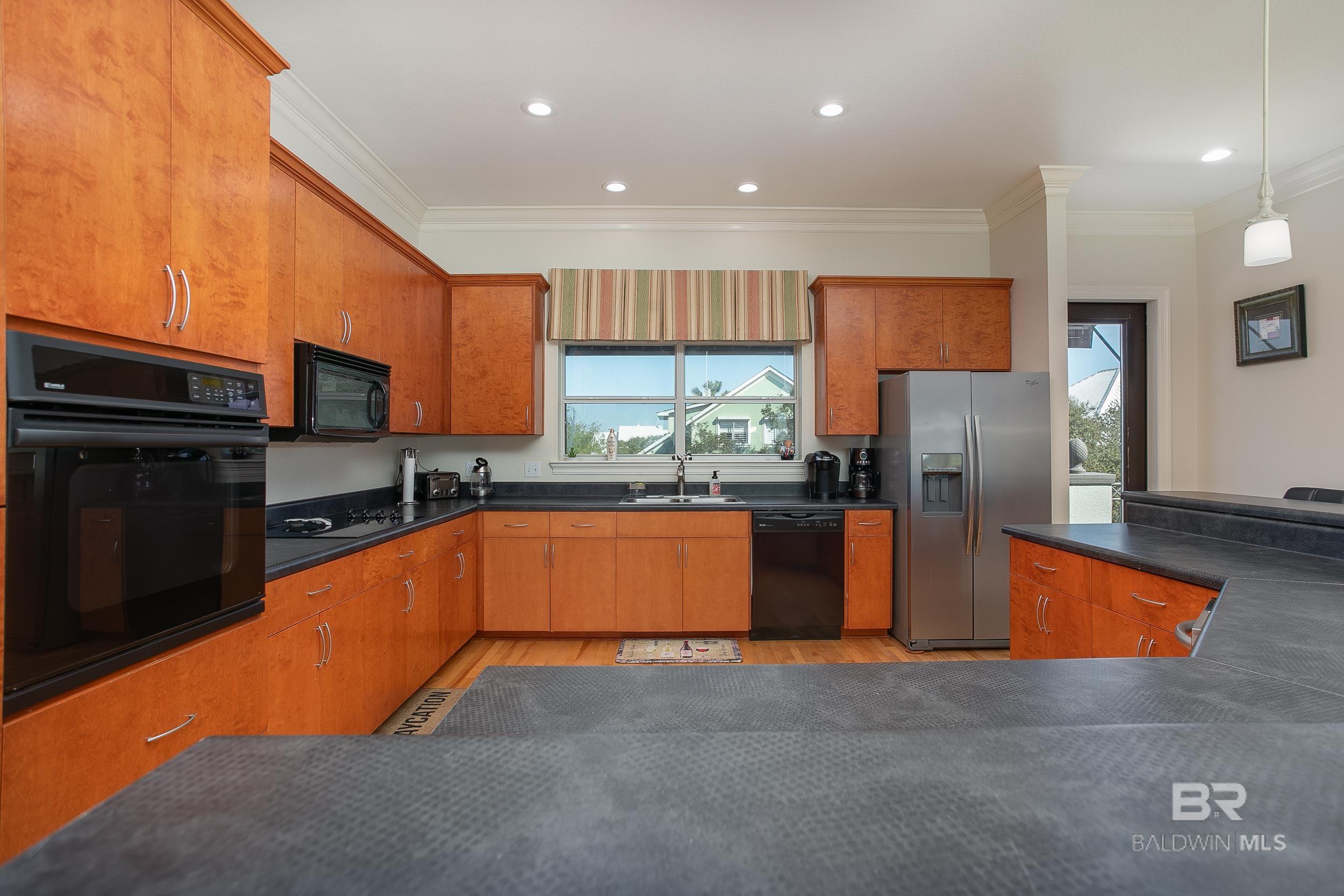https://zimg.paragon.ice.com/ParagonImages/Property/PG/BCAR/397403/13/0/0/8d8f2368689c76a37bc3de908d4cadb5/7/6bc3e11cd9e4923c2b845ecc20424b22/397403-536c3930-19e8-4b5c-9f2c-66fb66941739.JPG