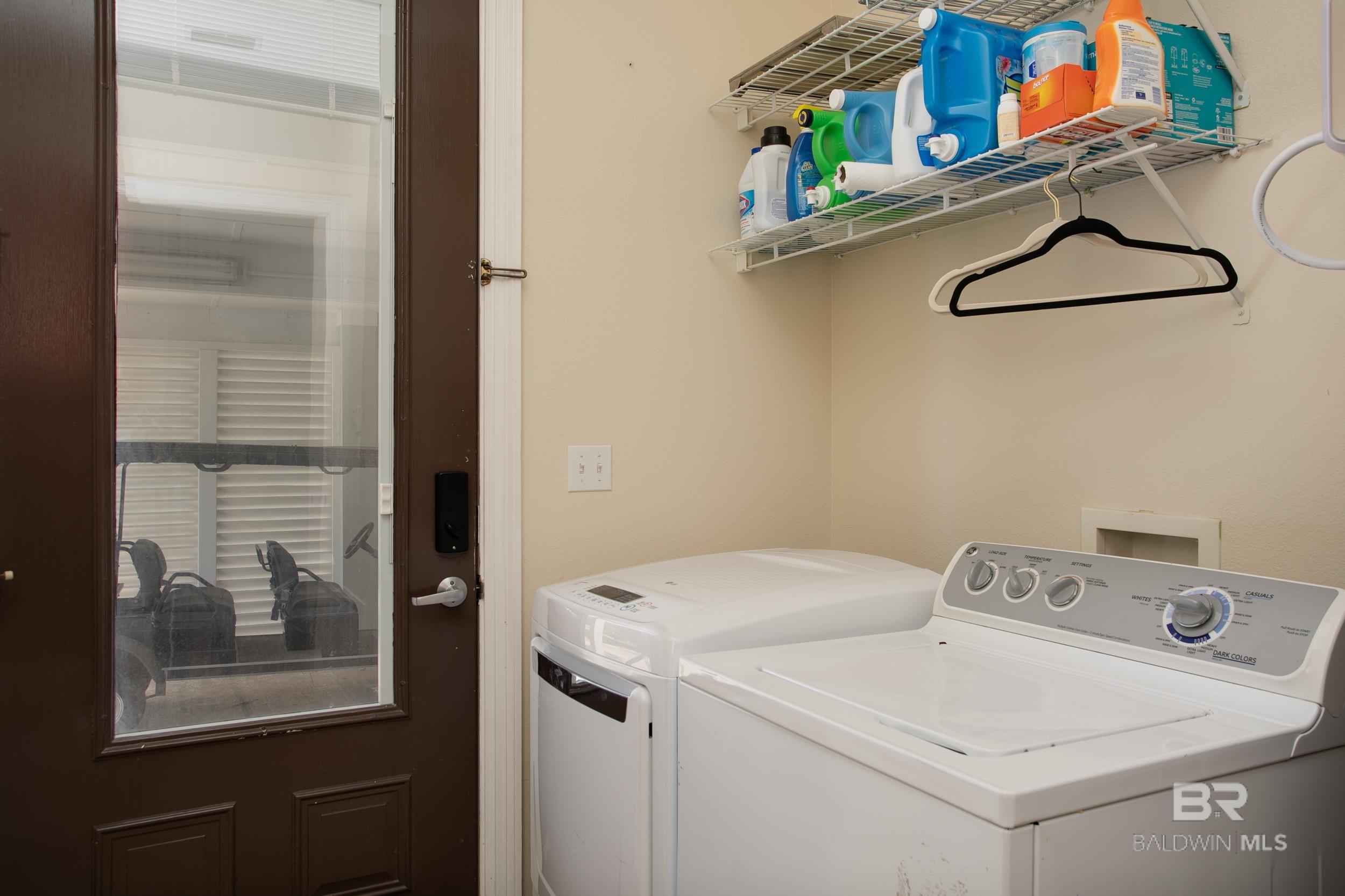 https://zimg.paragon.ice.com/ParagonImages/Property/PG/BCAR/397403/28/0/0/5aeb81cdc27384f874c8c82bf560c72d/7/6bc3e11cd9e4923c2b845ecc20424b22/397403-3cacf236-e718-4531-a028-79380f4f2d78.JPG
