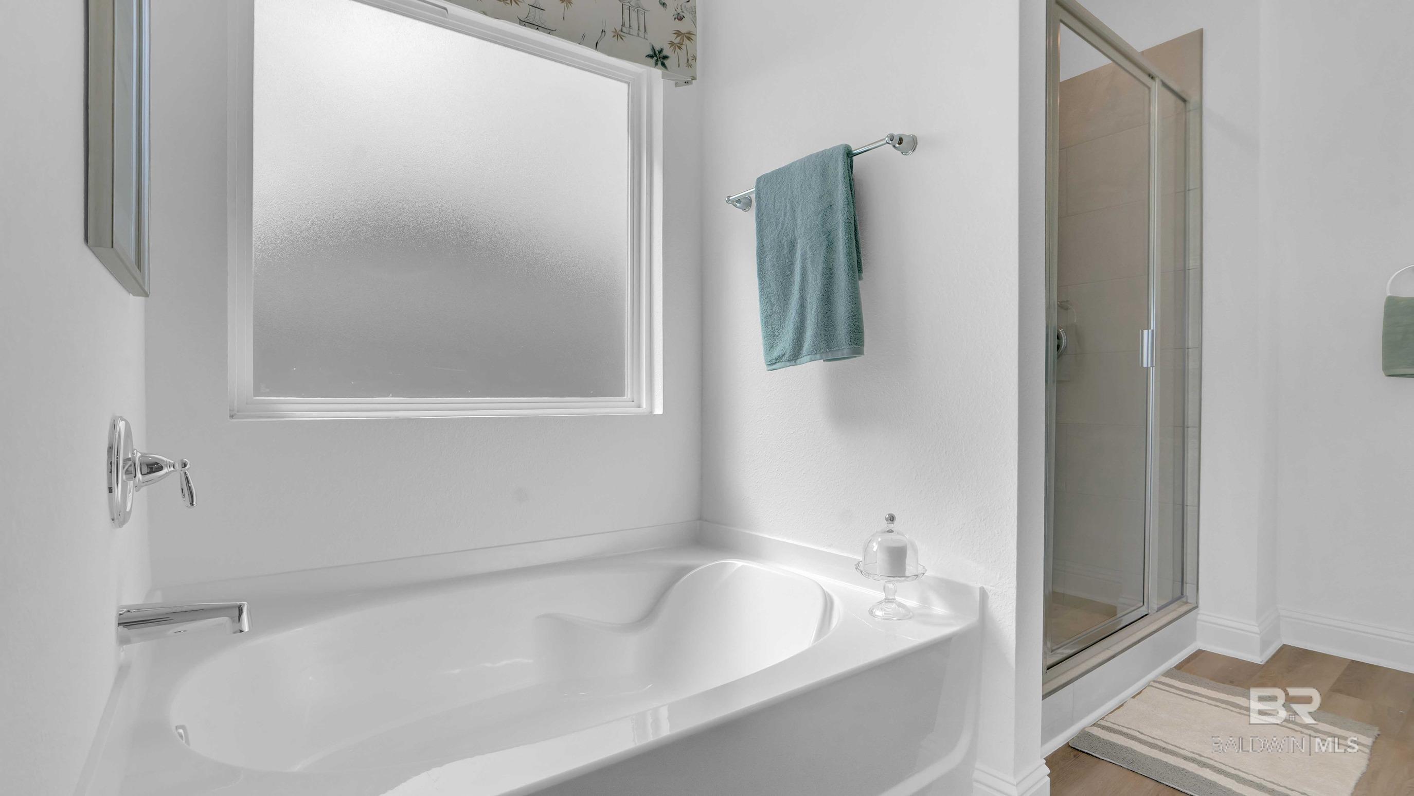https://zimg.paragon.ice.com/ParagonImages/Property/PG/BCAR/397404/44/0/0/e64e863bfe28c83da3c1097abc8dcecd/7/2153051a15104f48b803e3be46036d70/397404-d27429a5-7d24-45b6-ab18-2e63c1cbdde4.JPG