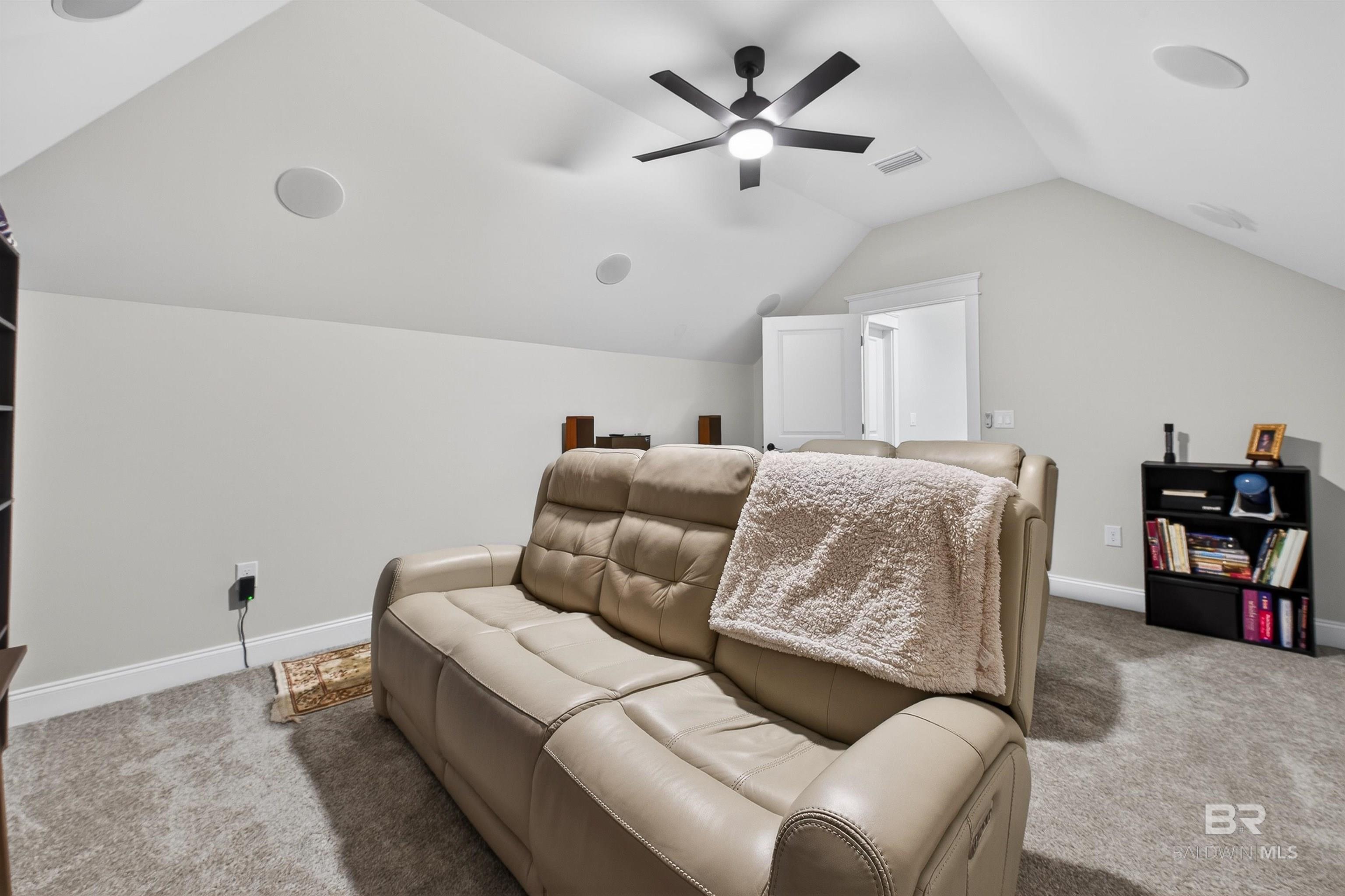 https://zimg.paragon.ice.com/ParagonImages/Property/PG/BCAR/397415/81/0/0/04d5849f071e85d9cf269fcc809d0a2d/7/a590591b8f2936088e12d904c8db97d3/397415-9684b6e2-b538-47c5-9133-9f22eec1a7a6.JPG