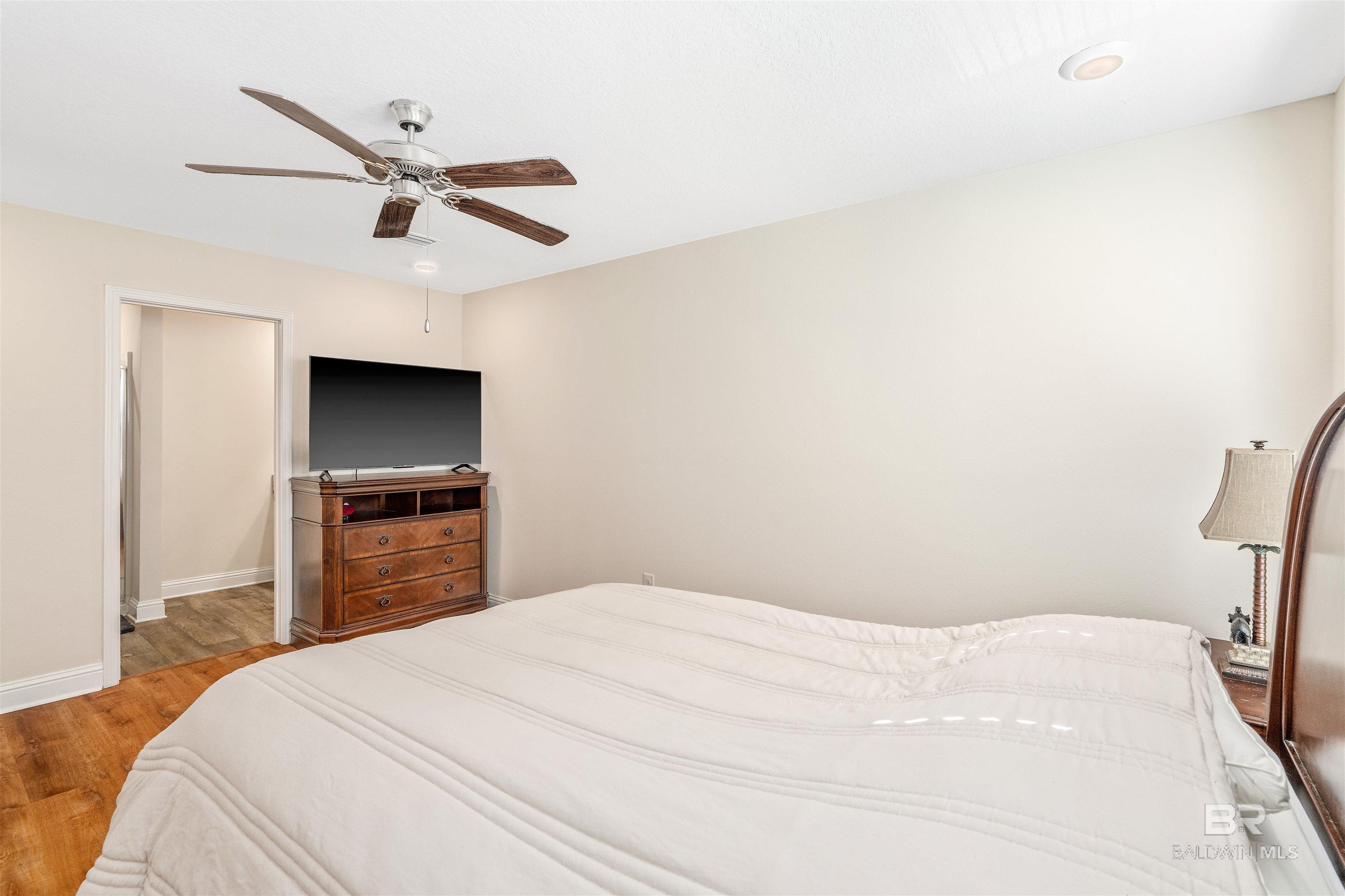 https://zimg.paragon.ice.com/ParagonImages/Property/PG/BCAR/397468/16/0/0/f289b70bf621d9ba671256961b27d777/7/45662cc3846e6f16d8701f0e23b88623/397468-11371f50-d04b-4885-9b32-9b48a1392f8c.JPG