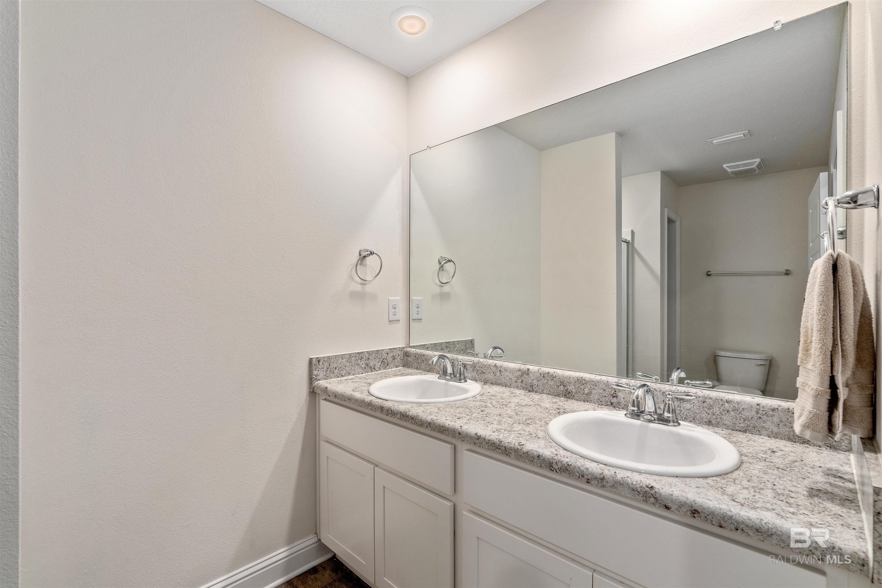 https://zimg.paragon.ice.com/ParagonImages/Property/PG/BCAR/397468/17/0/0/1c192c6bc5ef1e1ea949fc9998a9eb9d/7/45662cc3846e6f16d8701f0e23b88623/397468-3a86e352-02ae-4dc2-a636-56f25b4f3f54.JPG