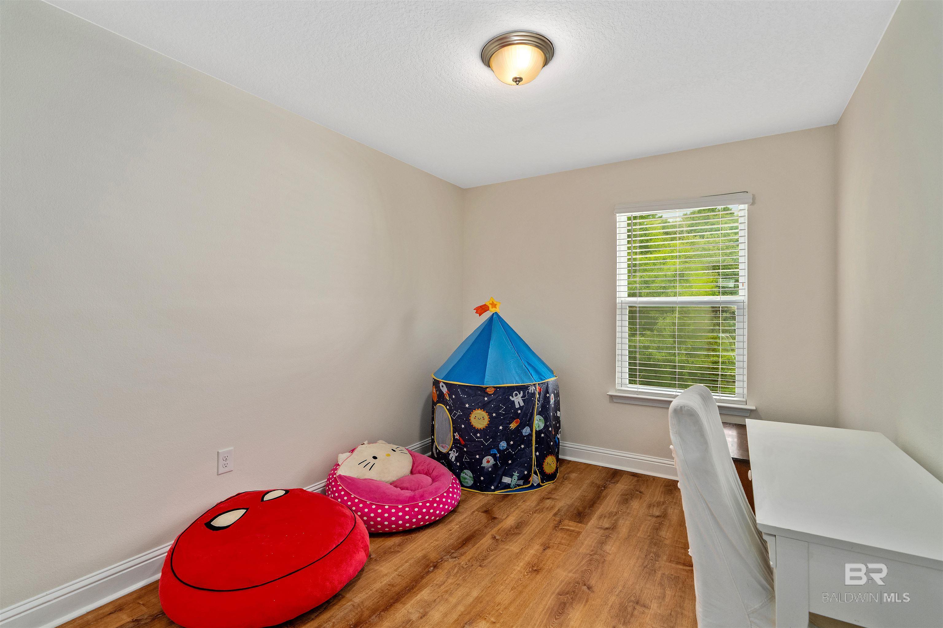 https://zimg.paragon.ice.com/ParagonImages/Property/PG/BCAR/397468/21/0/0/0e4dd7e8bb98ecfa18d35ab682a55635/7/45662cc3846e6f16d8701f0e23b88623/397468-d25961fb-293a-4dc8-9dc1-4c9b1e78a6cb.JPG