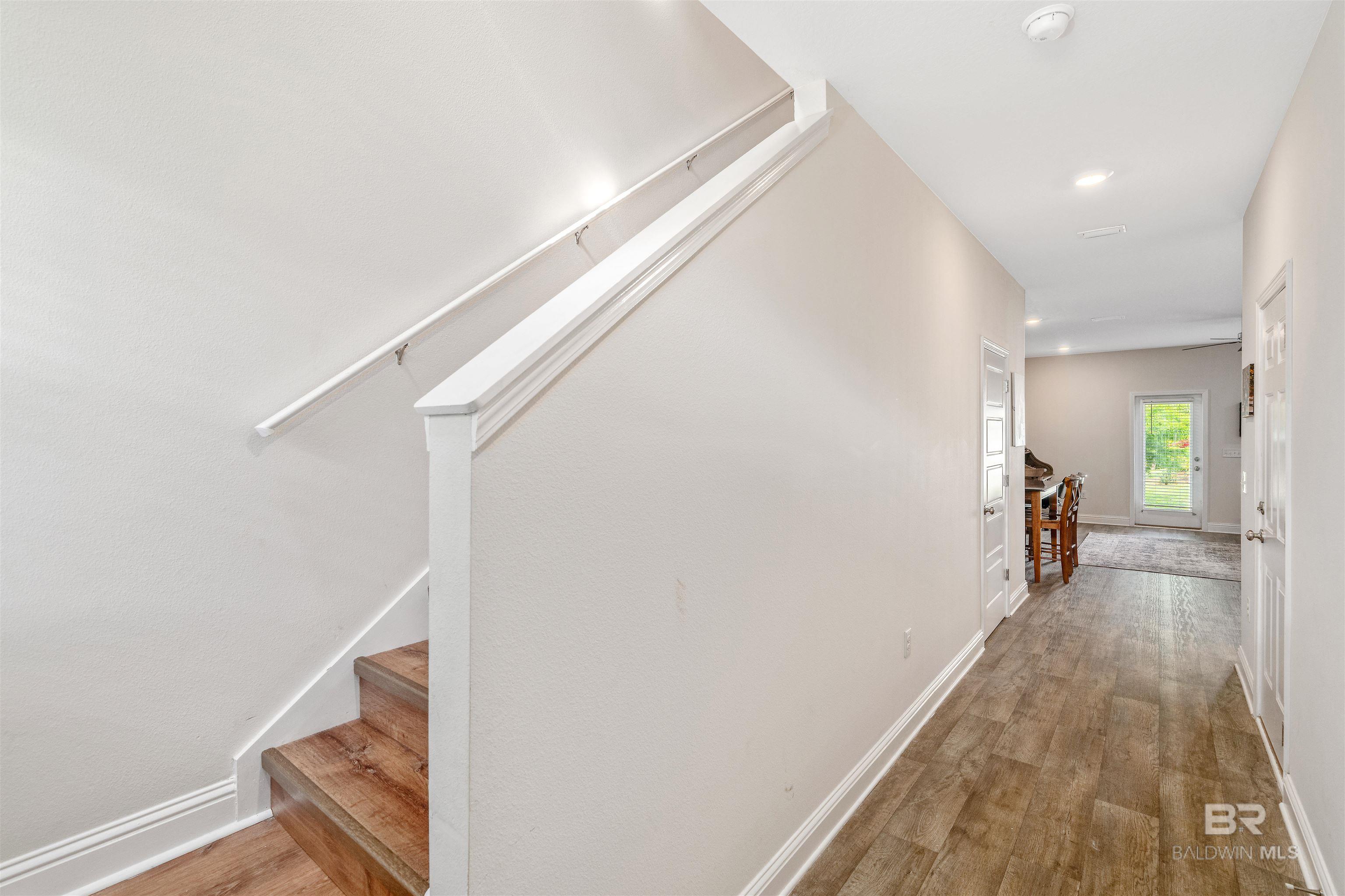 https://zimg.paragon.ice.com/ParagonImages/Property/PG/BCAR/397468/5/0/0/7a8a6a7ac5b9cec80c193c0b55c21316/7/45662cc3846e6f16d8701f0e23b88623/397468-9bf8c69d-ae98-491b-9d47-7bffadde0a1b.JPG
