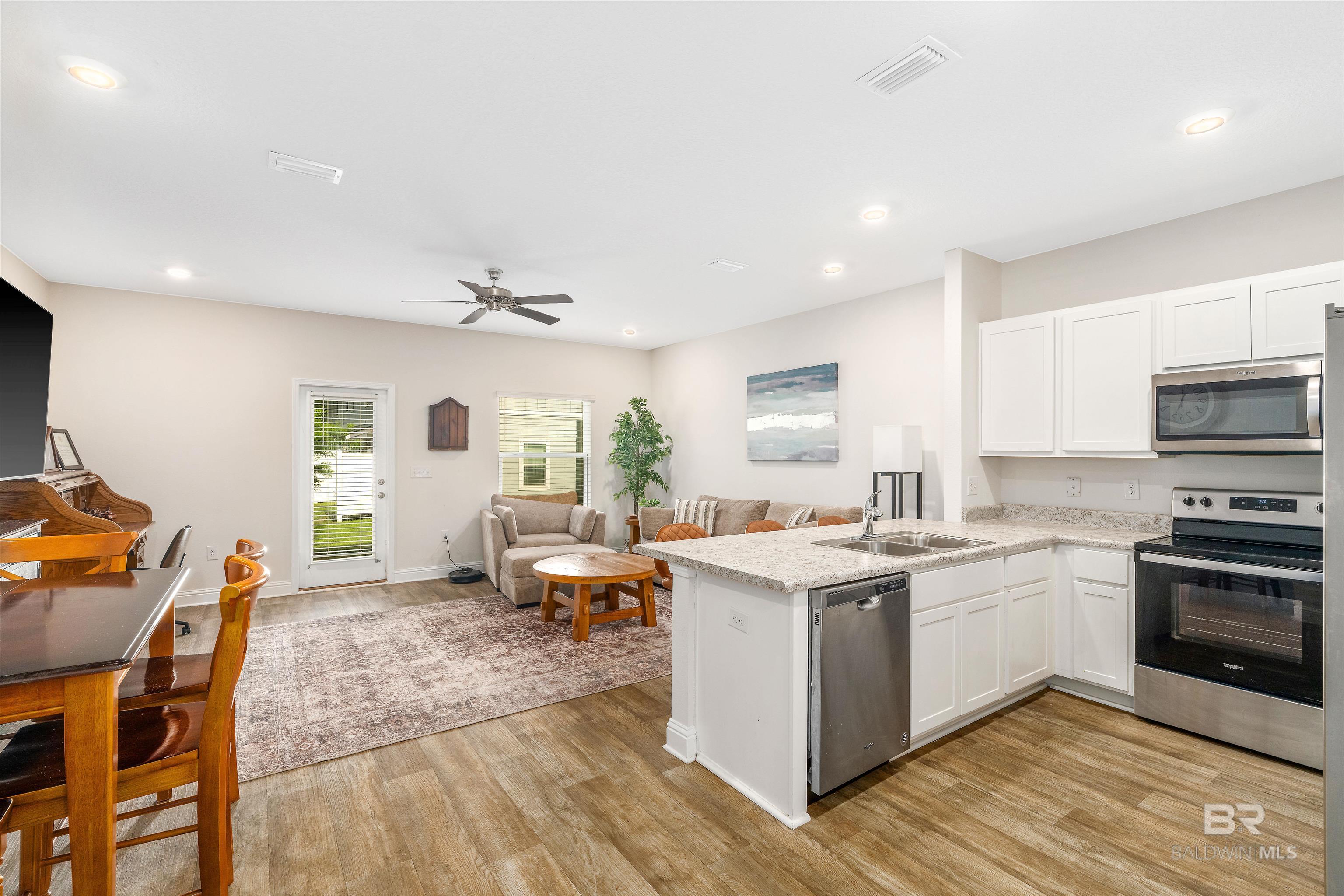 https://zimg.paragon.ice.com/ParagonImages/Property/PG/BCAR/397468/8/0/0/fab4f96cb2fd1a61d44ce8aac1e767fa/7/45662cc3846e6f16d8701f0e23b88623/397468-740ba21b-072e-408d-a7ad-b79fa503bb1c.JPG