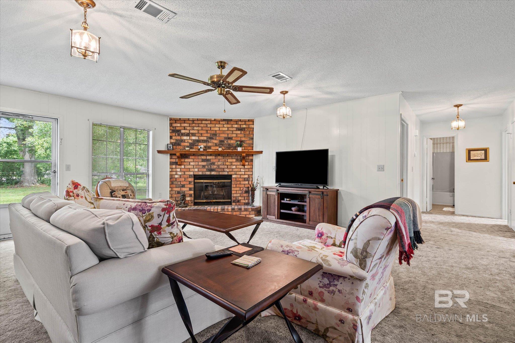 https://zimg.paragon.ice.com/ParagonImages/Property/PG/BCAR/397472/1/0/0/ed9d0323082d6edeee74174a5975f155/7/3307d4cda1870c506b85c184e84ba093/397472-77fb819d-42a5-45ce-bc22-4db83814f69a.JPG
