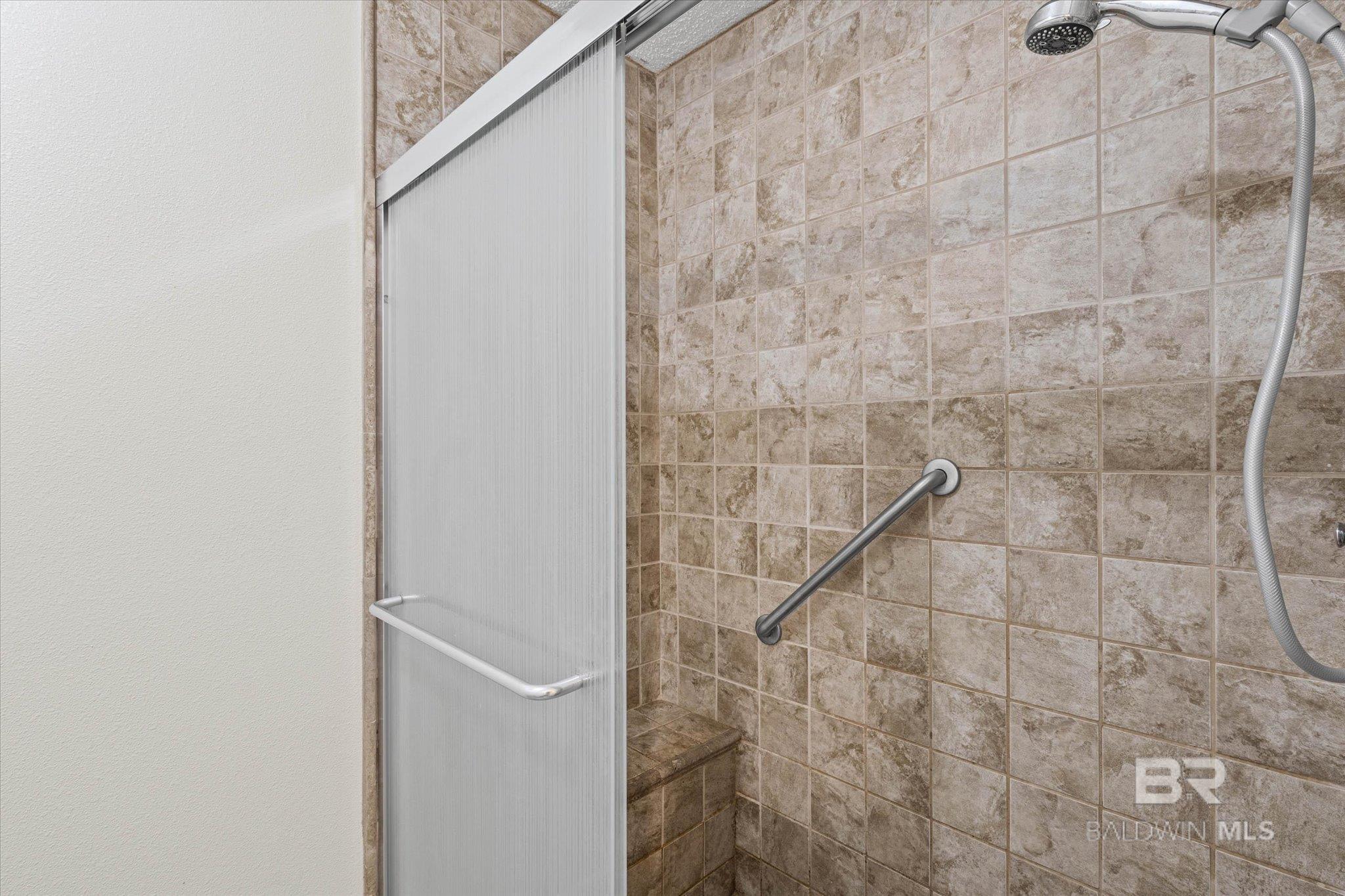 https://zimg.paragon.ice.com/ParagonImages/Property/PG/BCAR/397472/11/0/0/f4e55ffb061dd7291c7b346700c5836f/7/3307d4cda1870c506b85c184e84ba093/397472-4098b3b7-0f50-47fb-bf0e-2578434de908.JPG