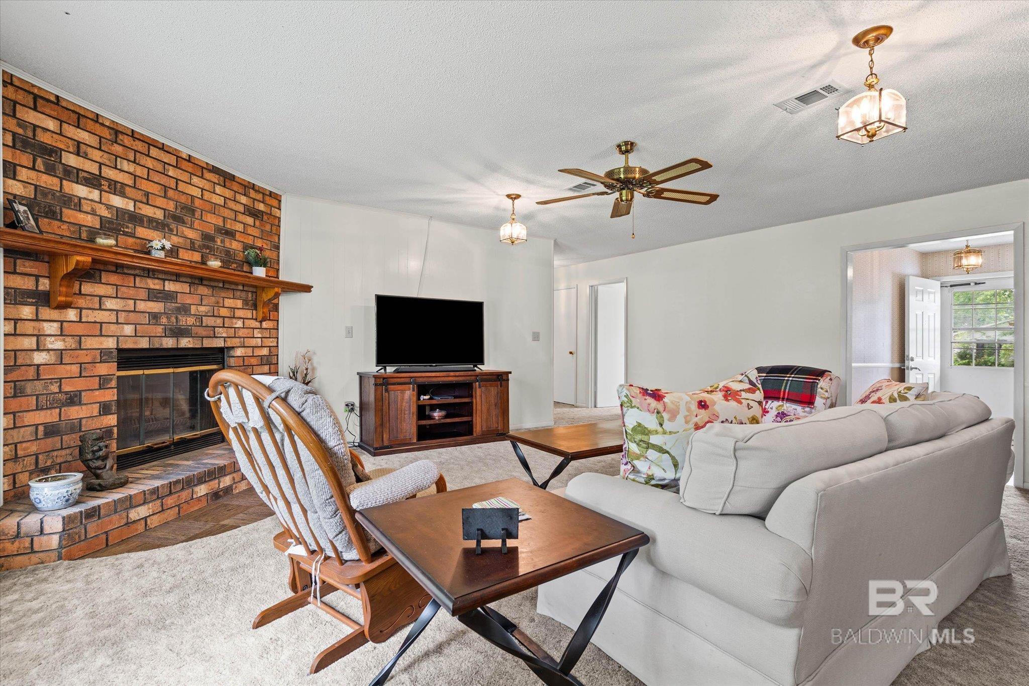 https://zimg.paragon.ice.com/ParagonImages/Property/PG/BCAR/397472/2/0/0/ec5c90ab15f80960b5302e12dd0bce7d/7/3307d4cda1870c506b85c184e84ba093/397472-ff99130b-9c4a-4b0f-8cbf-e7a66bfe3637.JPG