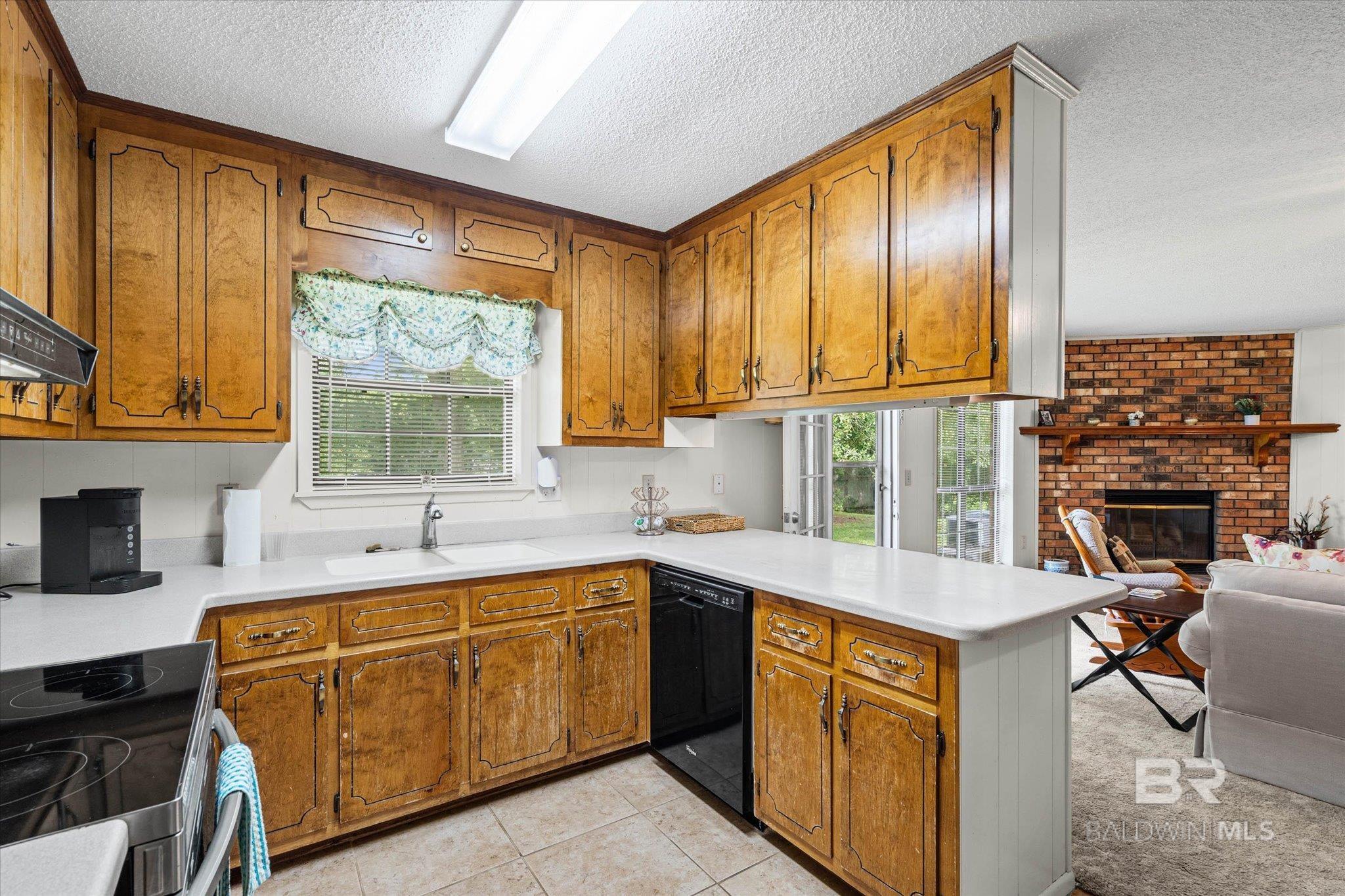 https://zimg.paragon.ice.com/ParagonImages/Property/PG/BCAR/397472/6/0/0/94562a950ad4f9c5e2f77cc5ef5cc43c/7/3307d4cda1870c506b85c184e84ba093/397472-5f0c5547-5e3a-4043-9e61-5d90a4c67030.JPG