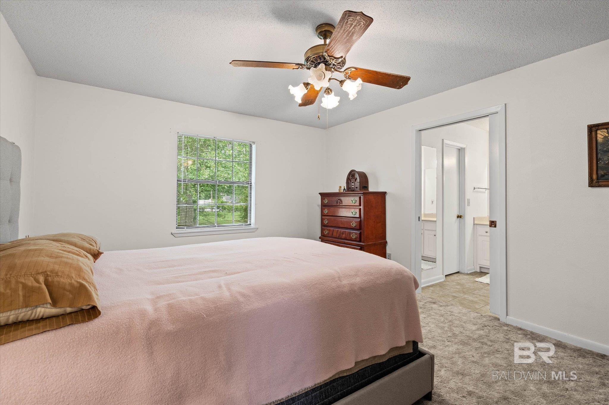 https://zimg.paragon.ice.com/ParagonImages/Property/PG/BCAR/397472/7/0/0/f96d88da5bcc3959f5c9fe0eab02a04e/7/3307d4cda1870c506b85c184e84ba093/397472-0a056b22-2784-42a7-8242-62d862620e71.JPG