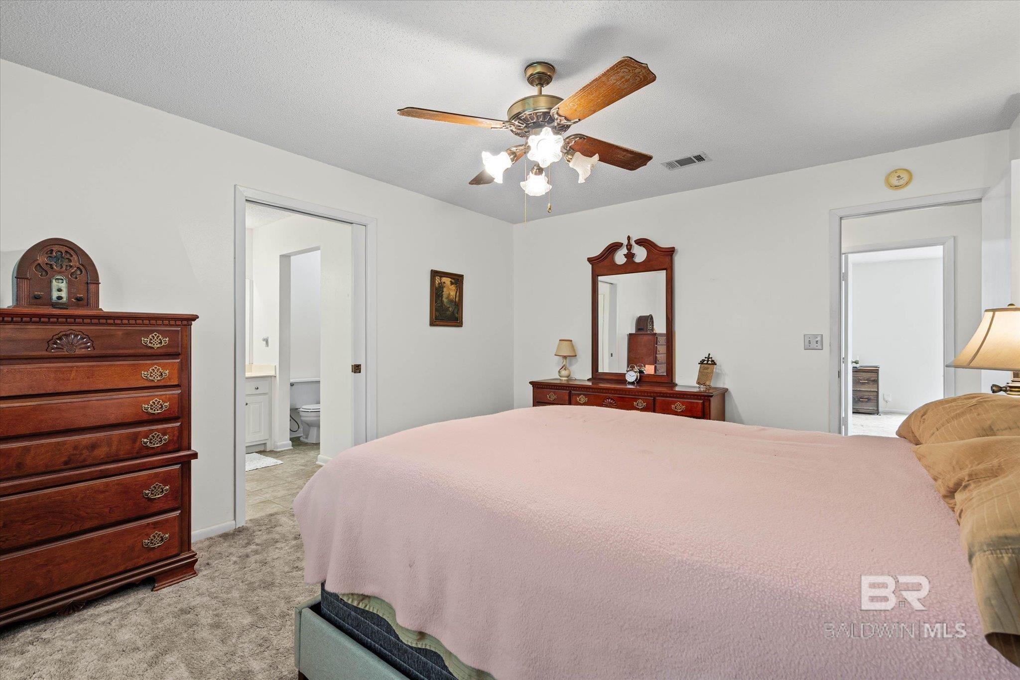 https://zimg.paragon.ice.com/ParagonImages/Property/PG/BCAR/397472/8/0/0/8f5f1ee635429cc7777ff0cbc0f938c7/7/3307d4cda1870c506b85c184e84ba093/397472-38afa33f-da31-4aab-b530-dcc5f449189d.JPG