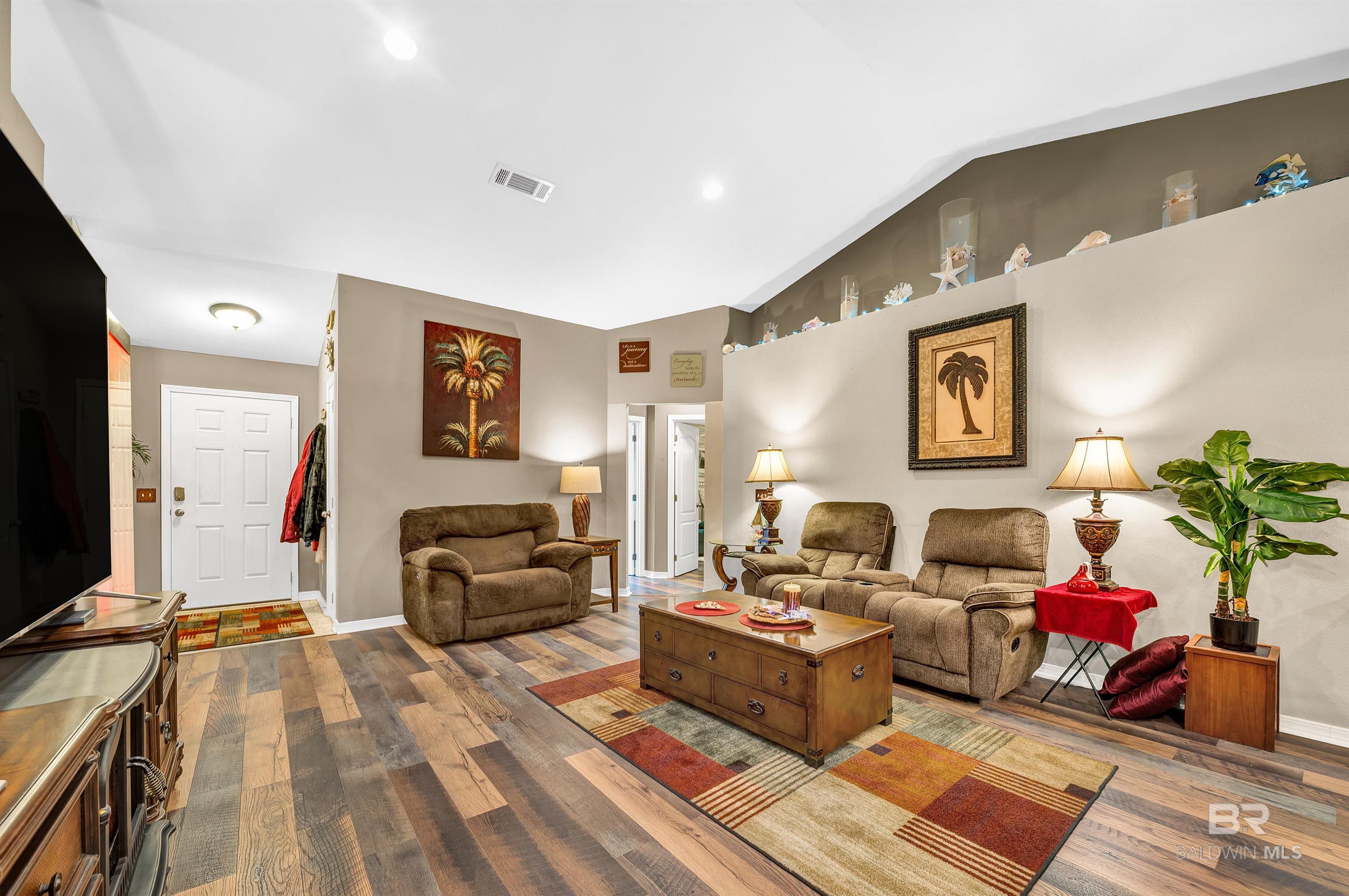 https://zimg.paragon.ice.com/ParagonImages/Property/PG/BCAR/397481/36/0/0/cc39ea2f88be8cdb0ecf8ac90047ca3c/7/72e19a31db36baa1e9dba0def3ac4bd1/397481-A59EF987-BB83-4F0D-B4FA-D6847AD646D5.JPG