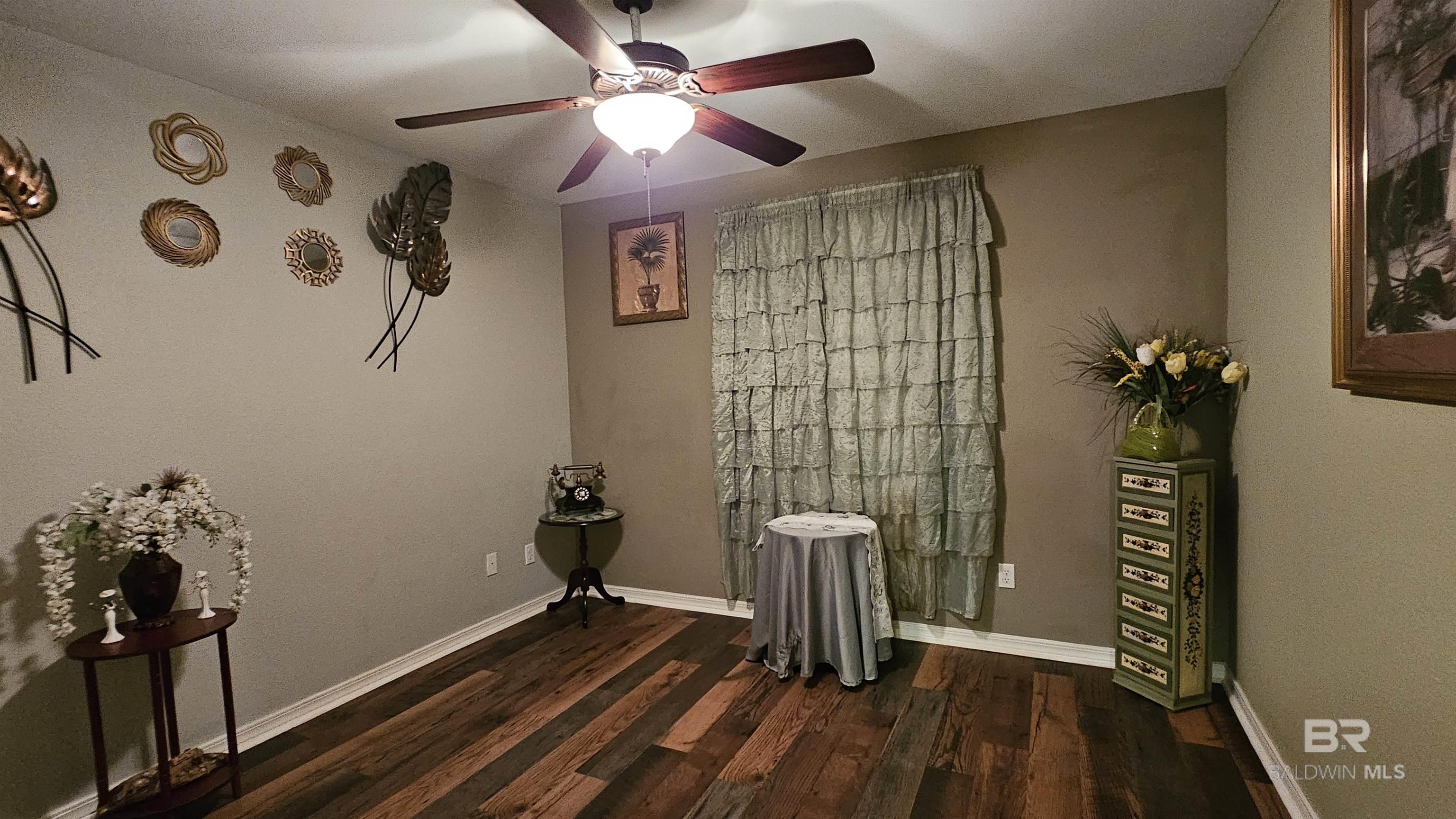 https://zimg.paragon.ice.com/ParagonImages/Property/PG/BCAR/397481/76/0/0/fcc67d802c725e0d2782d584f9c61d2a/7/72e19a31db36baa1e9dba0def3ac4bd1/397481-7F57B07B-4FAA-40A0-BA5B-ECEB1931E502.JPG