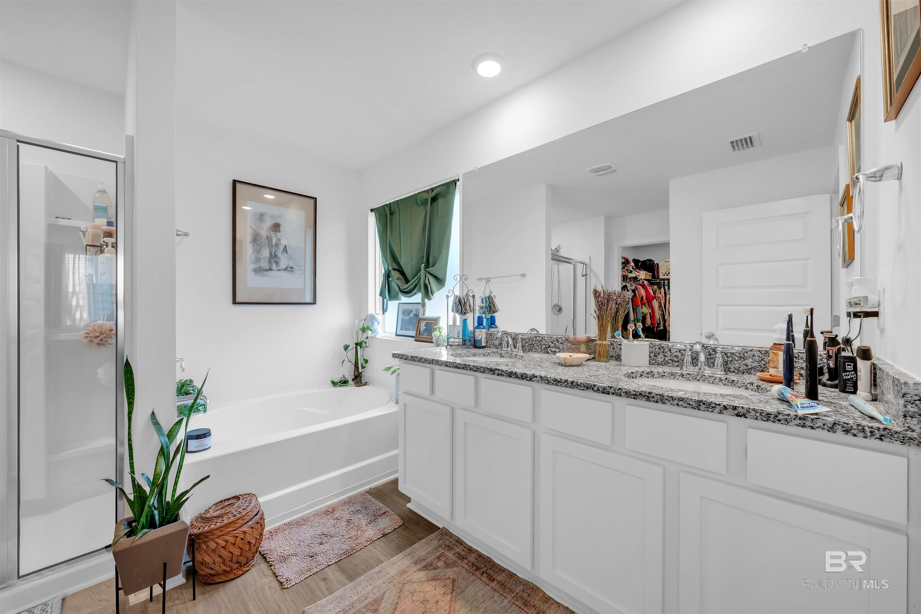 https://zimg.paragon.ice.com/ParagonImages/Property/PG/BCAR/397482/15/0/0/cb1eb5ccae5ee8b9d8ed29cd6559b668/7/9b5d0f1fb3cd4edc606e09ebeaf31a38/397482-541b4371-e58e-441c-b792-06cc9a2da98a.JPG