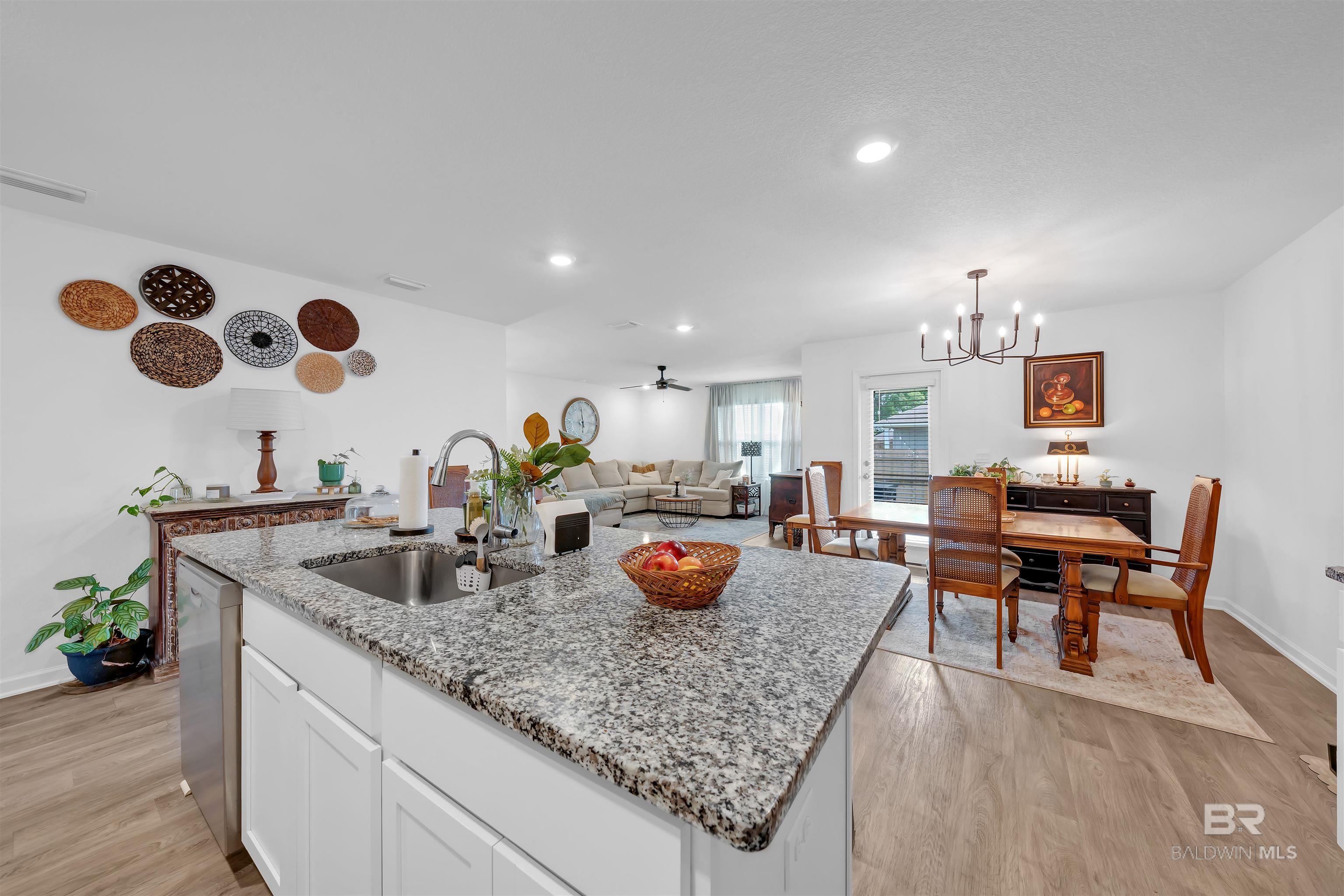 https://zimg.paragon.ice.com/ParagonImages/Property/PG/BCAR/397482/6/0/0/23c78ce572de3192ca6afedd75e8581e/7/9b5d0f1fb3cd4edc606e09ebeaf31a38/397482-cc6ec3fa-af95-4ed8-88ff-9fcf11a734d6.JPG