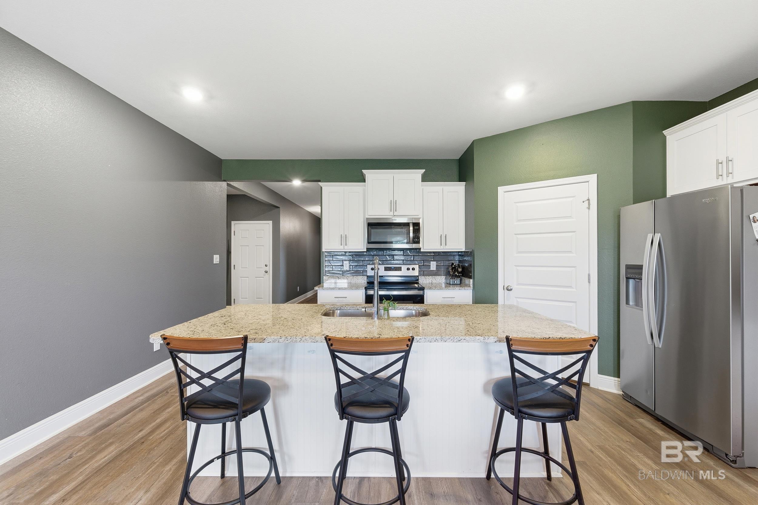 https://zimg.paragon.ice.com/ParagonImages/Property/PG/BCAR/397483/11/0/0/f489ab87692e2feb2ba01c352bc38325/7/a5e37acb3ccce7d85f402894654dd754/397483-743af5b8-ab4e-4324-bc55-87e26af9e343.JPG