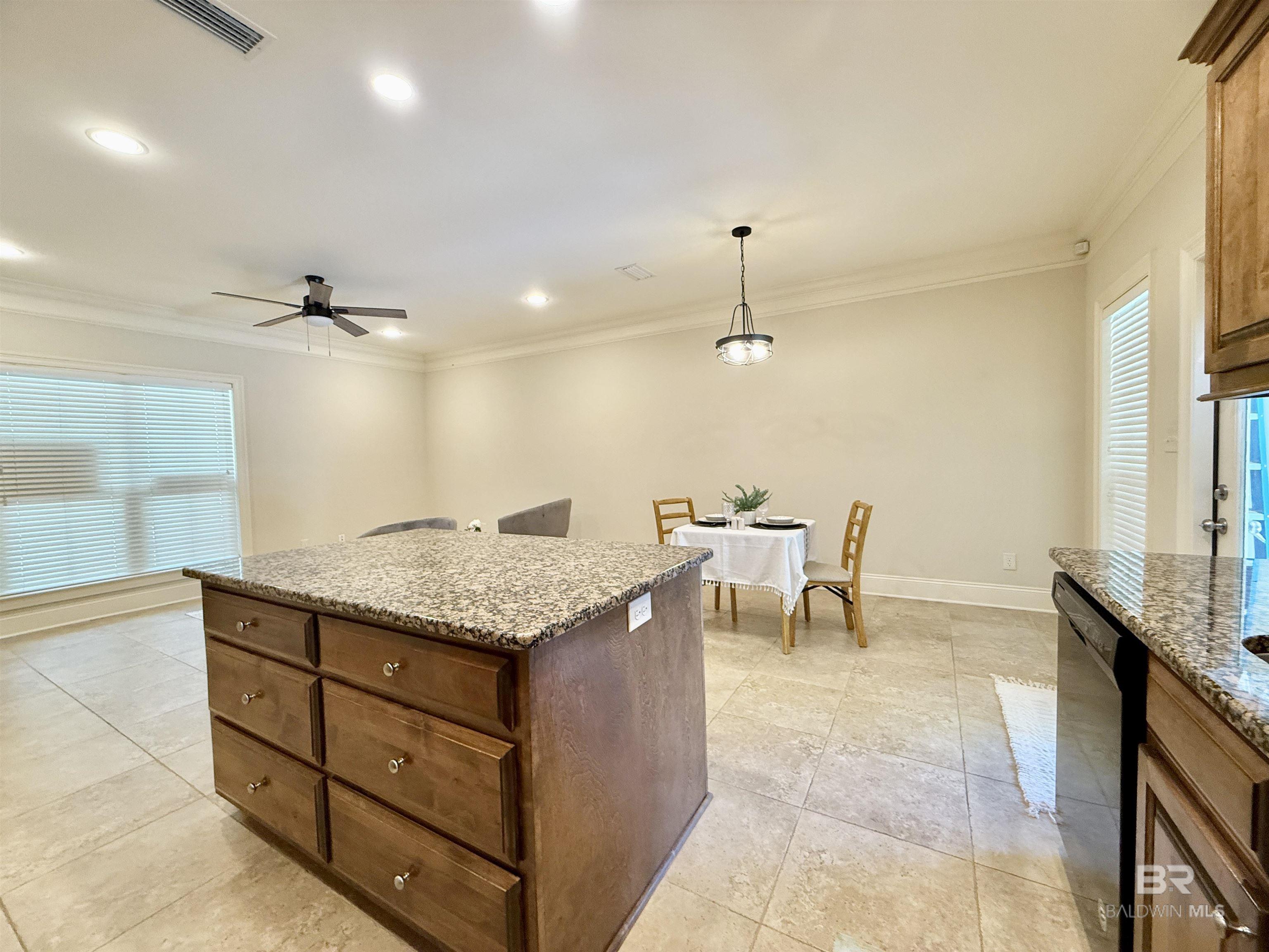 https://zimg.paragon.ice.com/ParagonImages/Property/PG/BCAR/397484/11/0/0/27c9f8ecf91af0bf8850c391745882a6/7/45e8f397a0602669cf89be1df182a7cb/397484-bbe54d8c-48d5-44b5-8849-da5527691e54.JPG