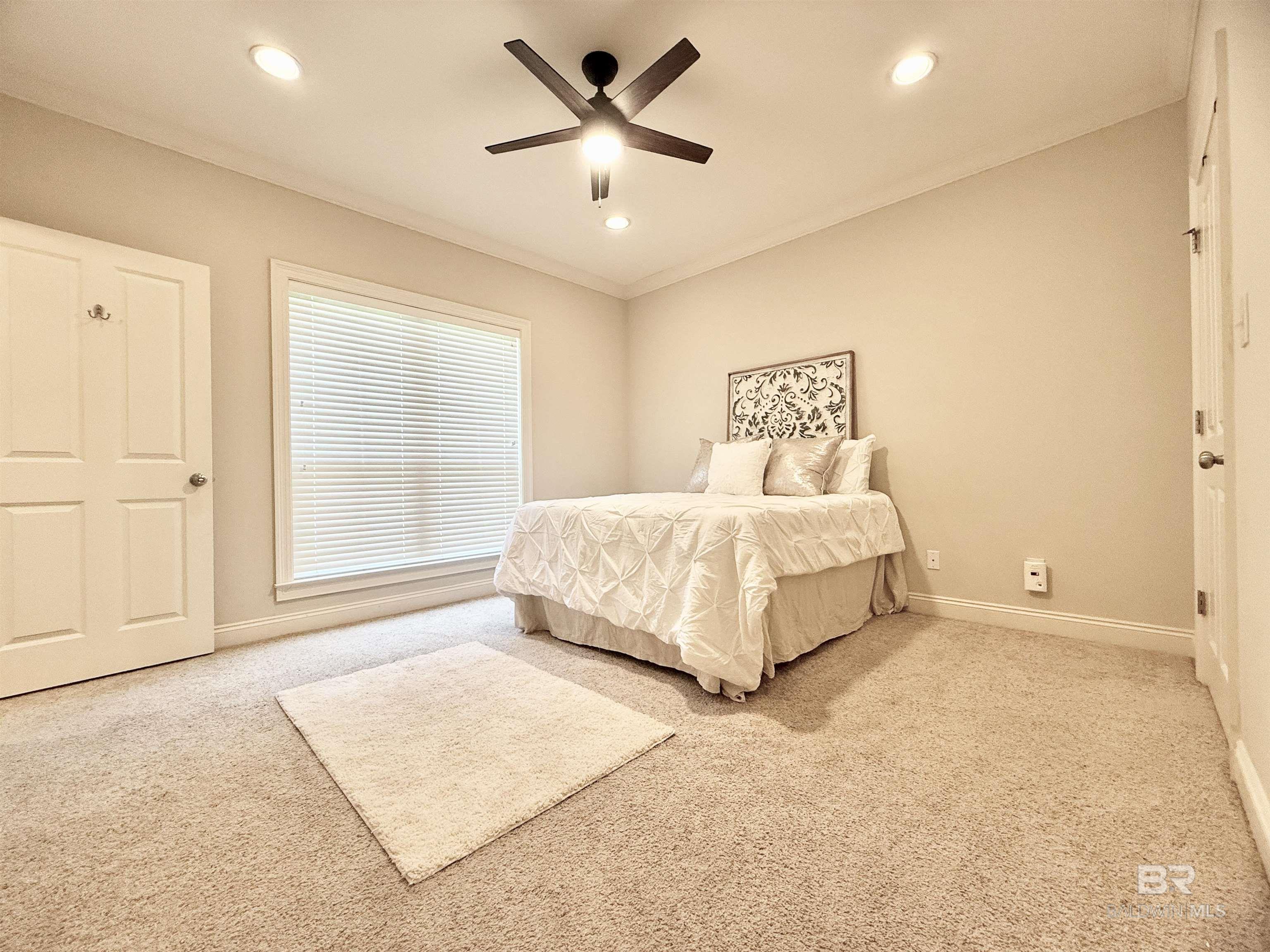 https://zimg.paragon.ice.com/ParagonImages/Property/PG/BCAR/397484/15/0/0/72ab100bf4c35617262e355c5c956b8a/7/45e8f397a0602669cf89be1df182a7cb/397484-0e1db1f6-b530-4c5d-928b-341bb6c8021a.JPG