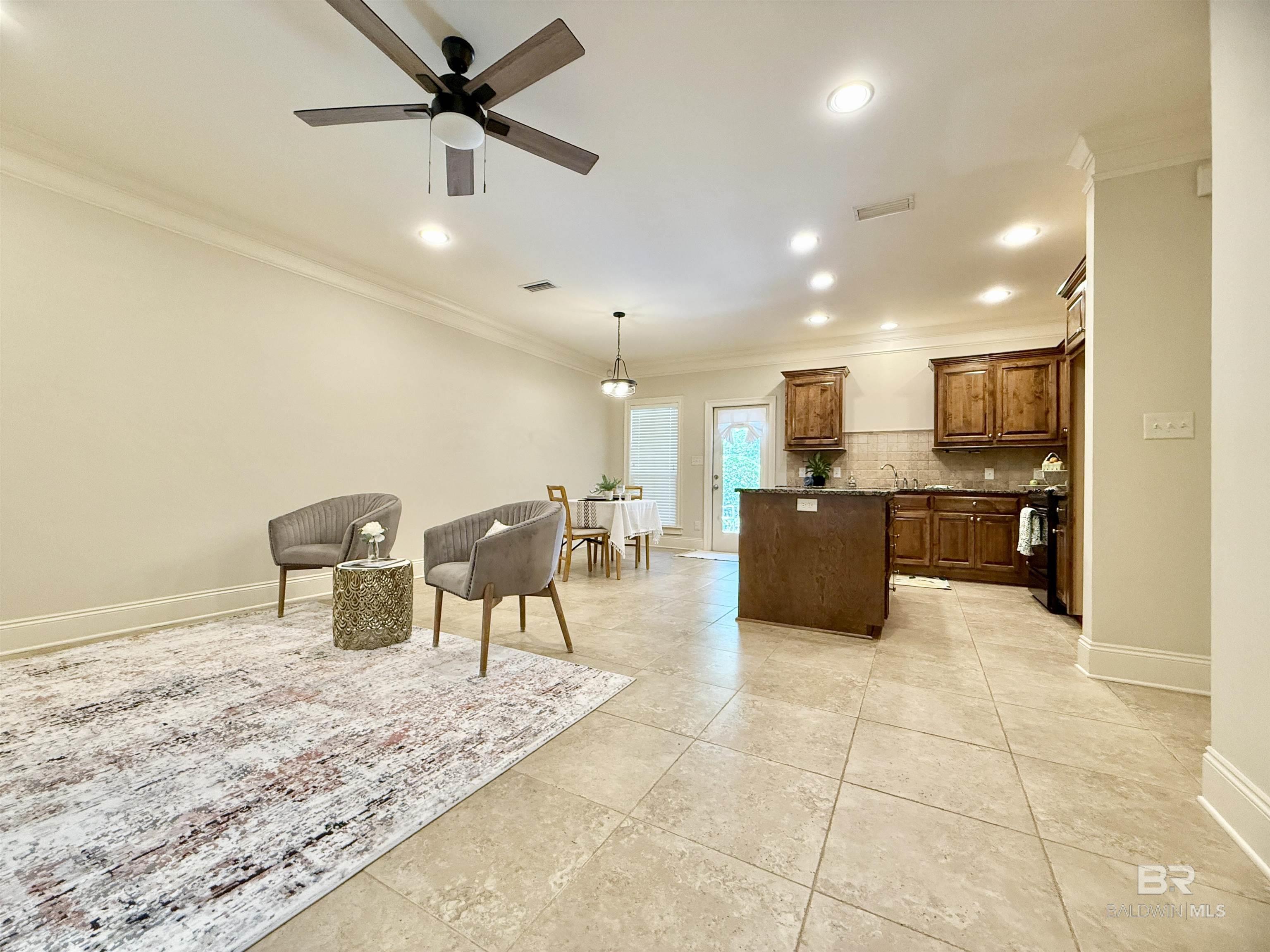 https://zimg.paragon.ice.com/ParagonImages/Property/PG/BCAR/397484/5/0/0/4a198048b115ab53059bf7b27c275da7/7/45e8f397a0602669cf89be1df182a7cb/397484-4b5f6704-05ad-401b-b582-ab3f9ace61b7.JPG