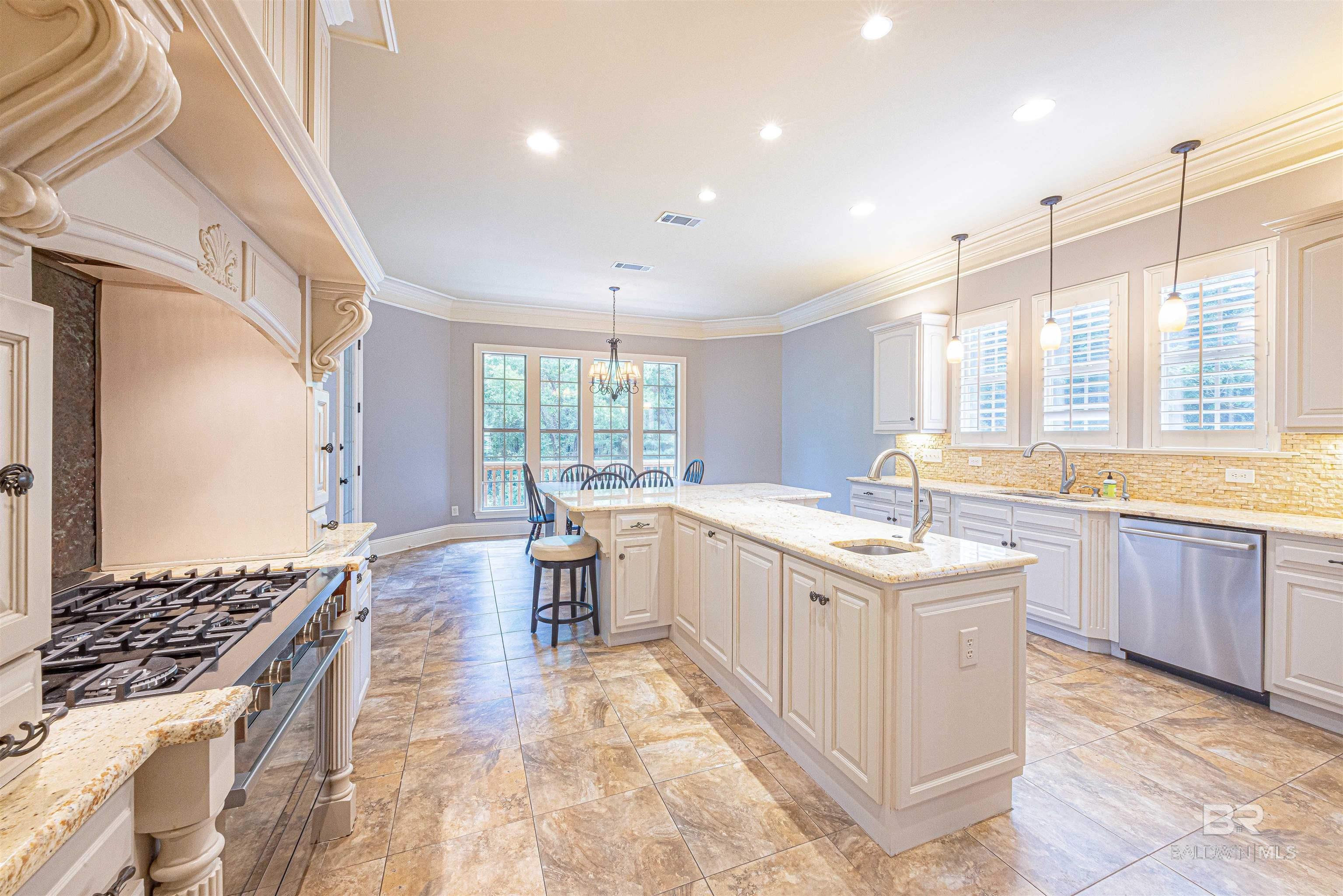 https://zimg.paragon.ice.com/ParagonImages/Property/PG/BCAR/397488/17/0/0/ca1b39f3e9a9dbcfbc31252dabba56d4/7/c899a3950c986e779526d29484f8f4ad/397488-72a49a59-5ae4-49e8-bbff-871fd24e40df.JPG